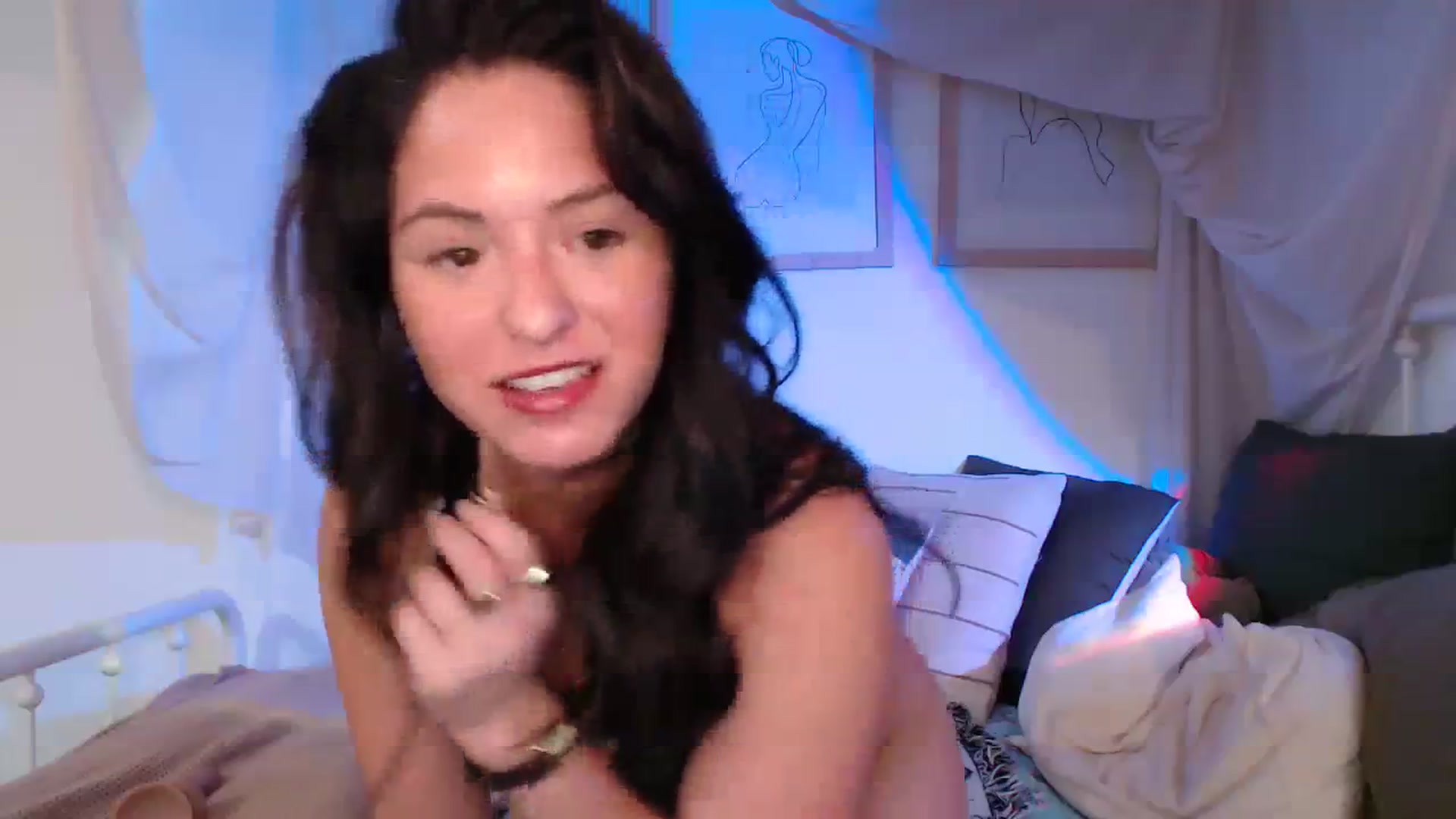 Gallery image thumbnail from CaItlinnn_'s myfreecams stream on, 12/10/2023, 19:24 image 5 of 20