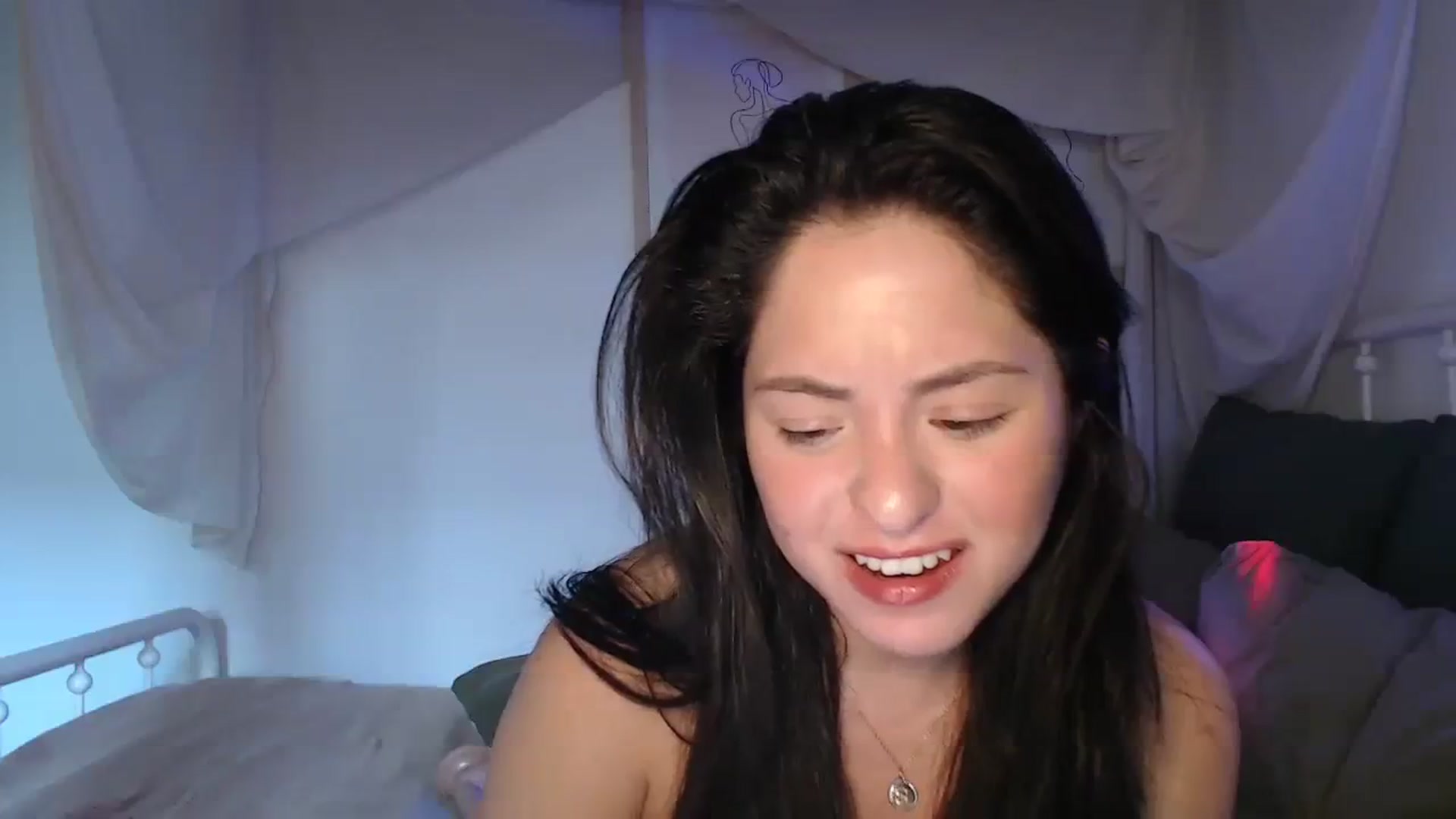 Gallery image thumbnail from CaItlinnn_'s myfreecams stream on, 12/16/2023, 19:02 image 19 of 20