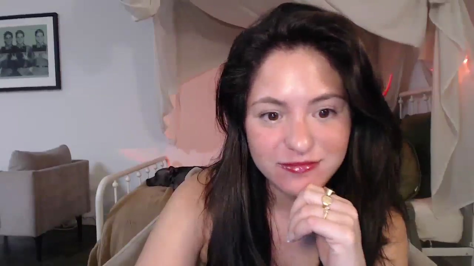 Gallery image thumbnail from CaItlinnn_'s myfreecams stream on, 12/27/2023, 01:12 image 8 of 20