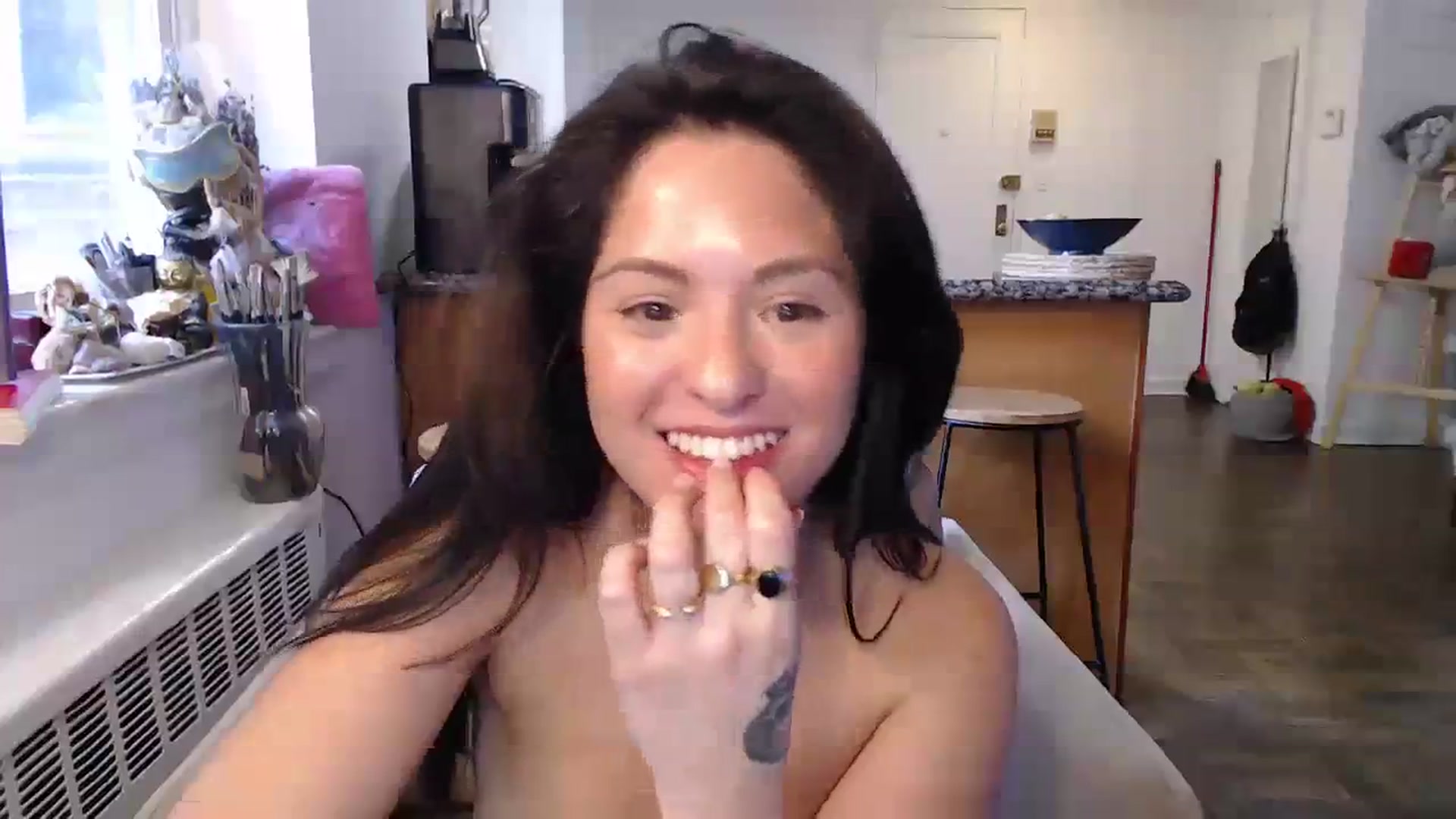 Gallery image thumbnail from CaItlinnn_'s myfreecams stream on, 01/15/2024, 19:38 image 11 of 20