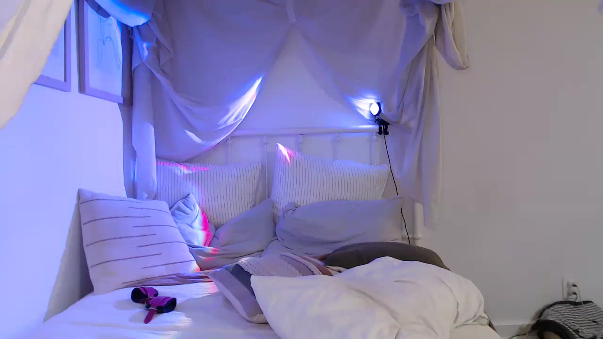 Gallery image thumbnail from CaItlinnn_'s myfreecams stream on, 01/16/2024, 02:57 image 11 of 20
