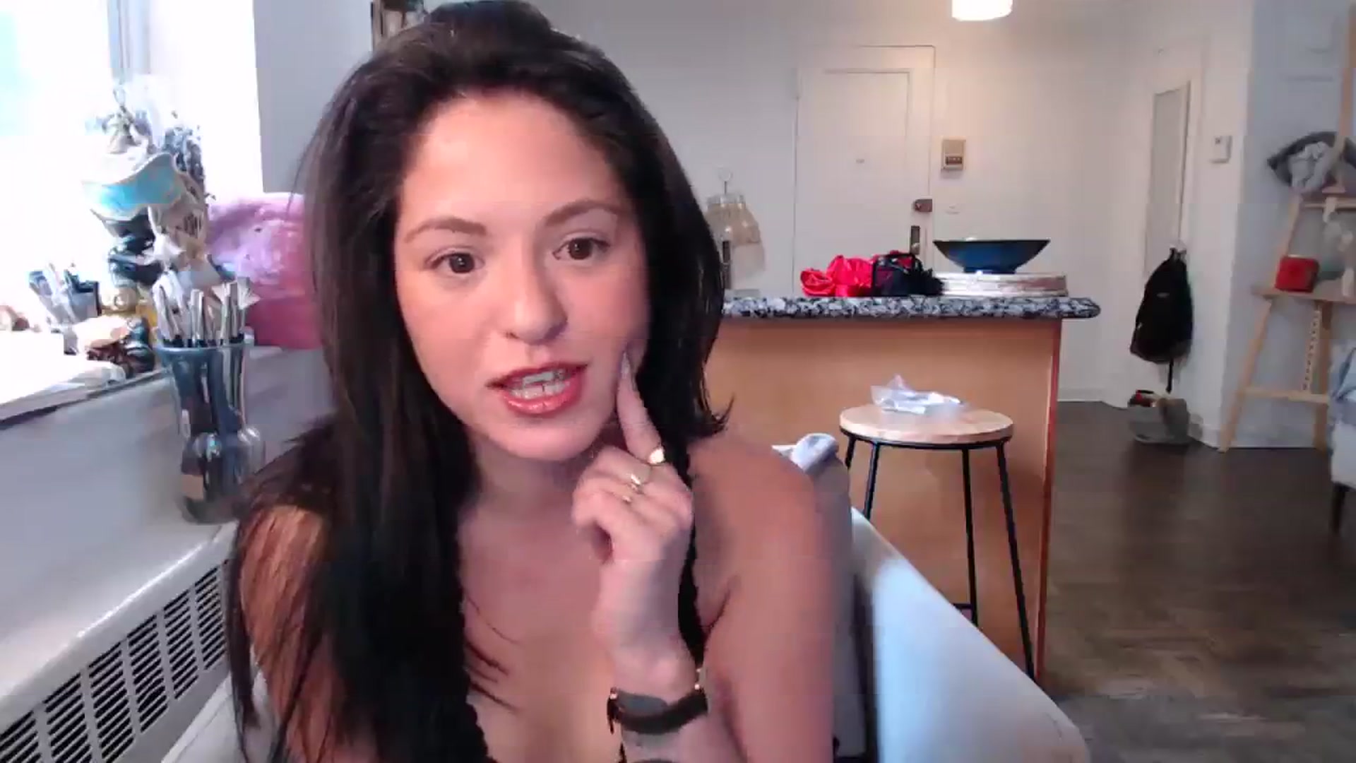 Gallery image thumbnail from CaItlinnn_'s myfreecams stream on, 01/18/2024, 18:28 image 17 of 20