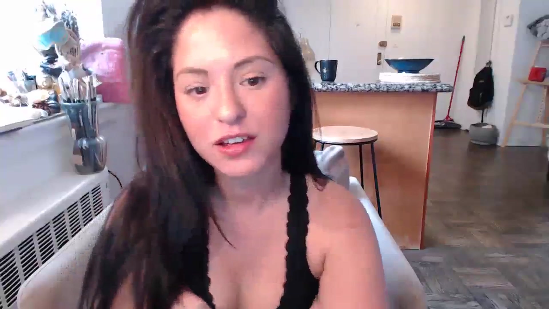 Gallery image thumbnail from CaItlinnn_'s myfreecams stream on, 01/19/2024, 17:31 image 4 of 20