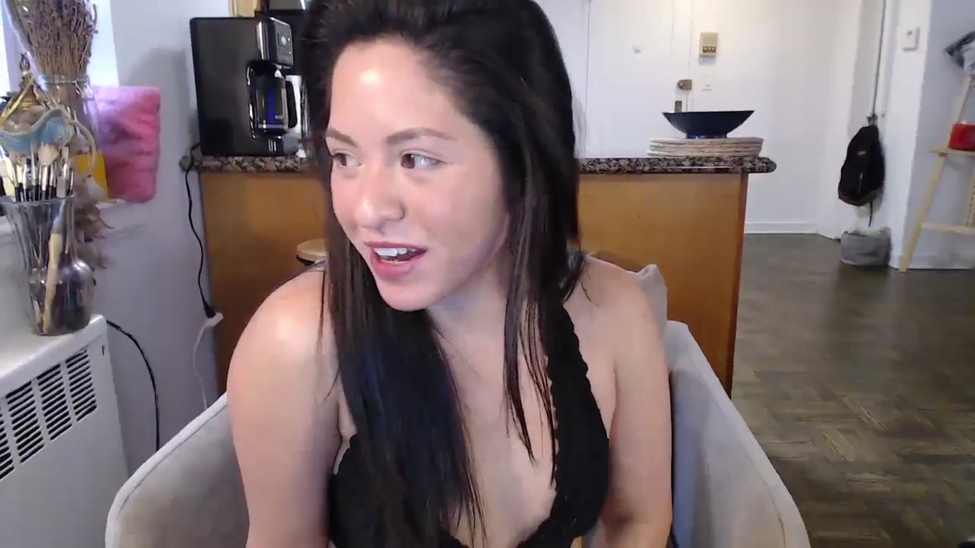 Gallery image thumbnail from CaItlinnn_'s myfreecams stream on, 01/24/2024, 17:17 image 8 of 20