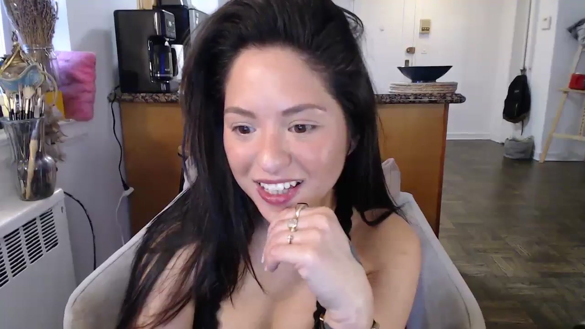 Gallery image thumbnail from CaItlinnn_'s myfreecams stream on, 01/24/2024, 17:17 image 10 of 20