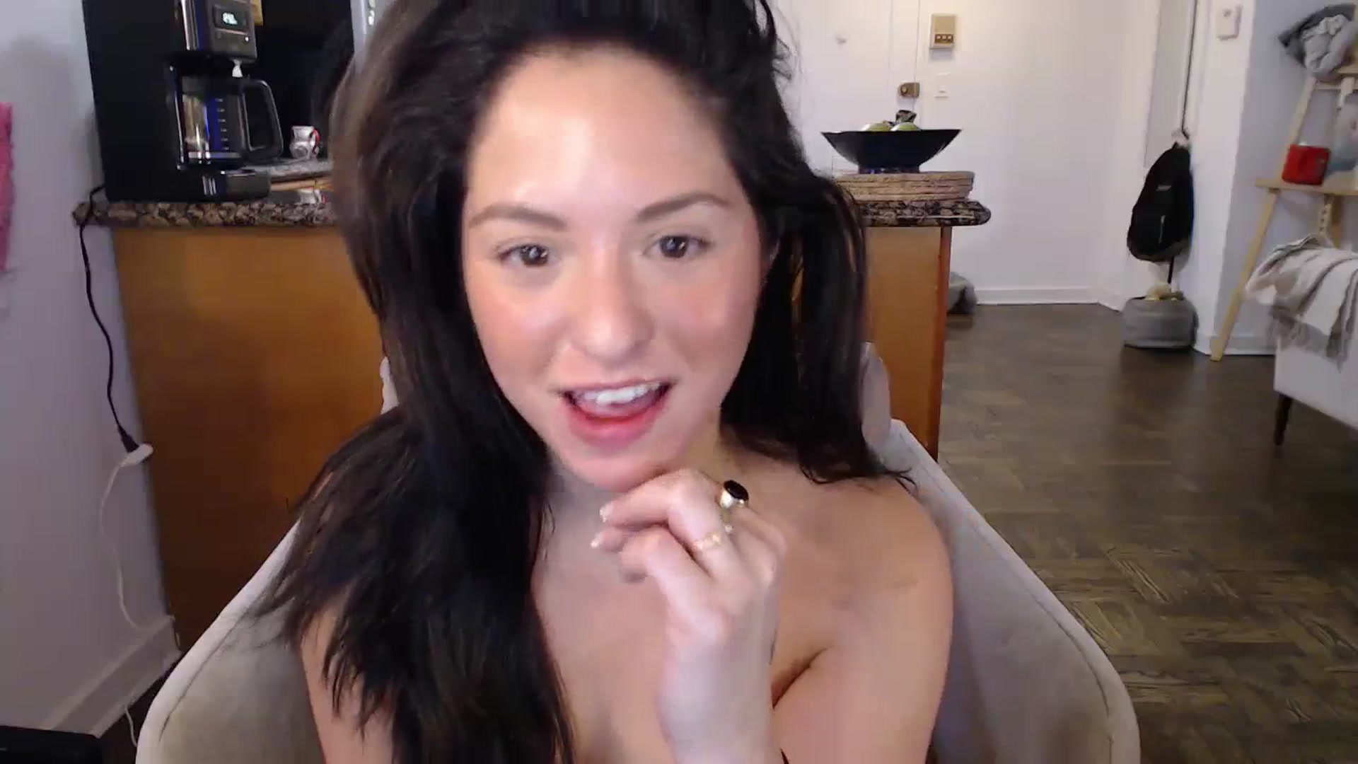 Gallery image thumbnail from CaItlinnn_'s myfreecams stream on, 01/28/2024, 18:30 image 7 of 20