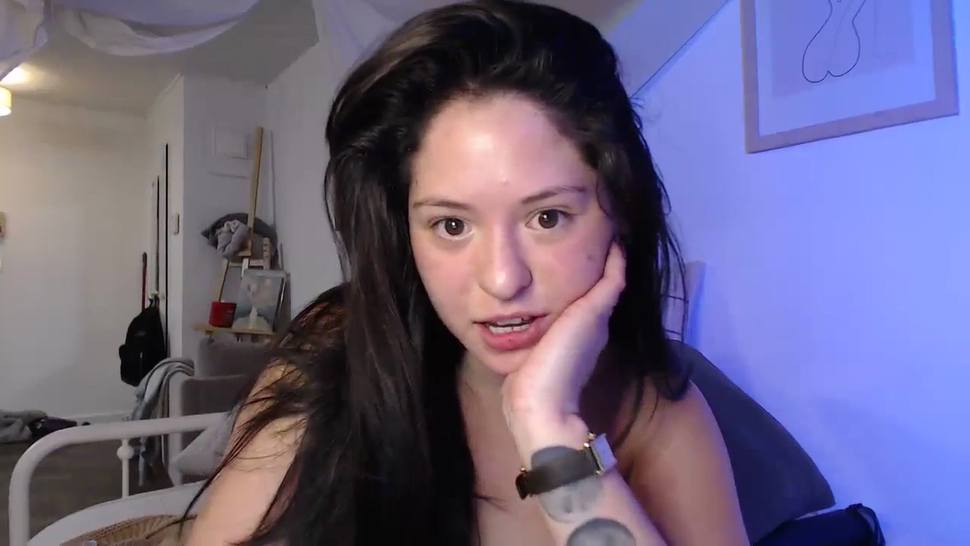 Gallery image thumbnail from CaItlinnn_'s myfreecams stream on, 02/02/2024, 18:43 image 7 of 20