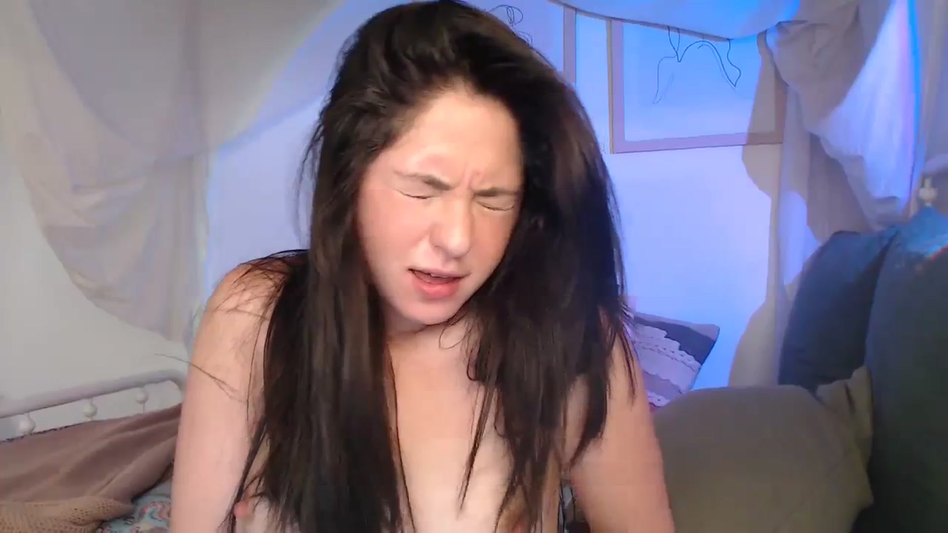 Gallery image thumbnail from CaItlinnn_'s myfreecams stream on, 02/06/2024, 17:31 image 7 of 20