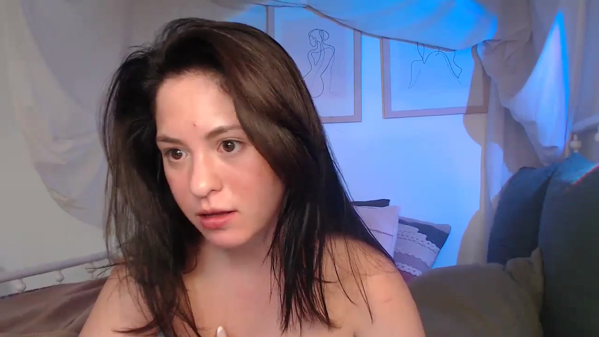 Gallery image thumbnail from CaItlinnn_'s myfreecams stream on, 02/06/2024, 17:31 image 18 of 20