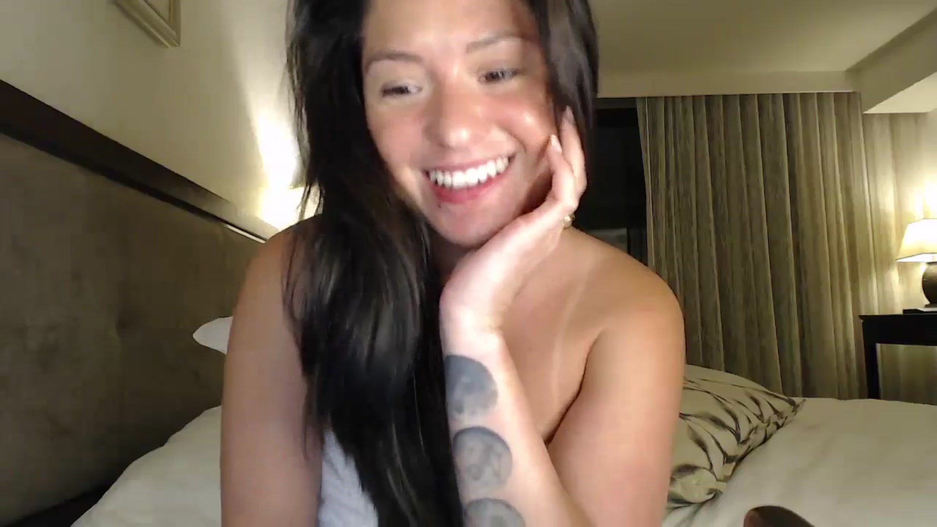 Gallery image thumbnail from CaItlinnn_'s myfreecams stream on, 02/18/2024, 06:58 image 5 of 20