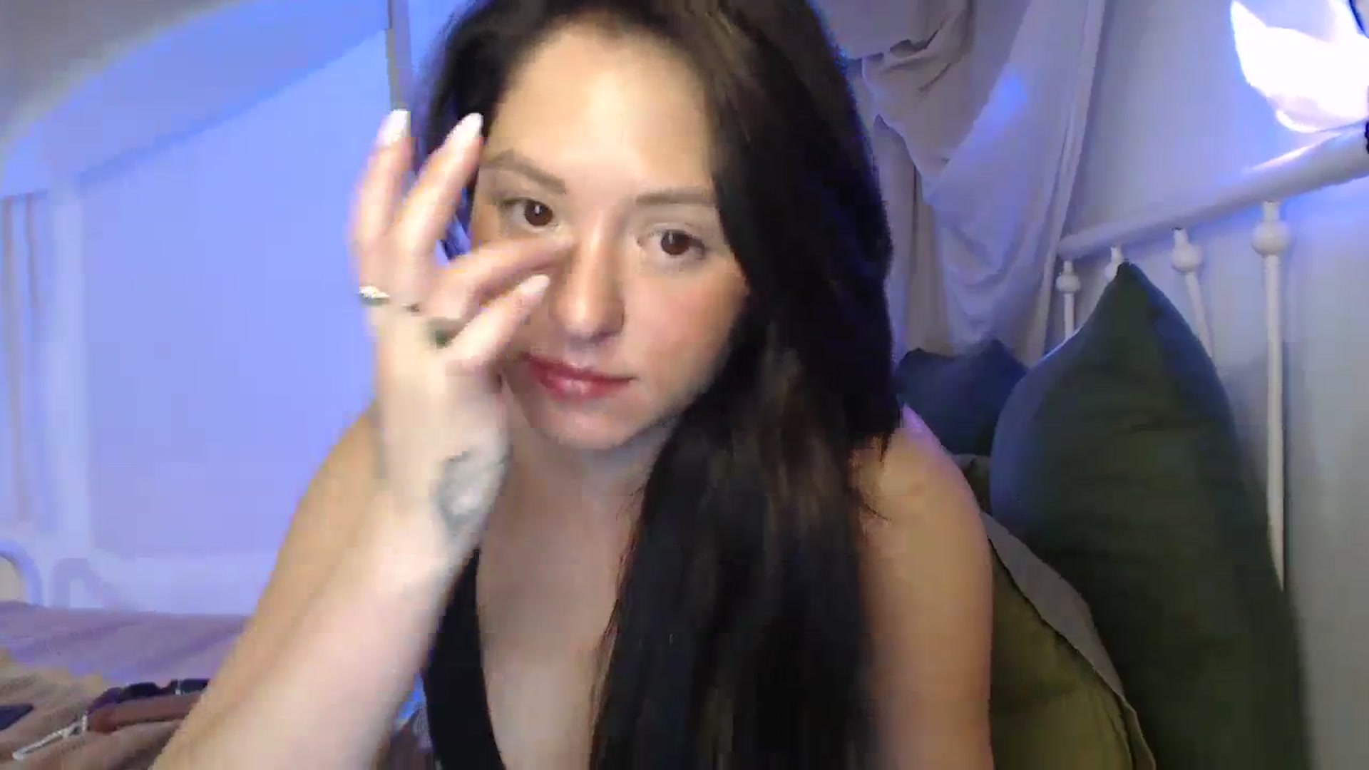 Gallery image thumbnail from CaItlinnn_'s myfreecams stream on, 04/02/2024, 24:37 image 20 of 20