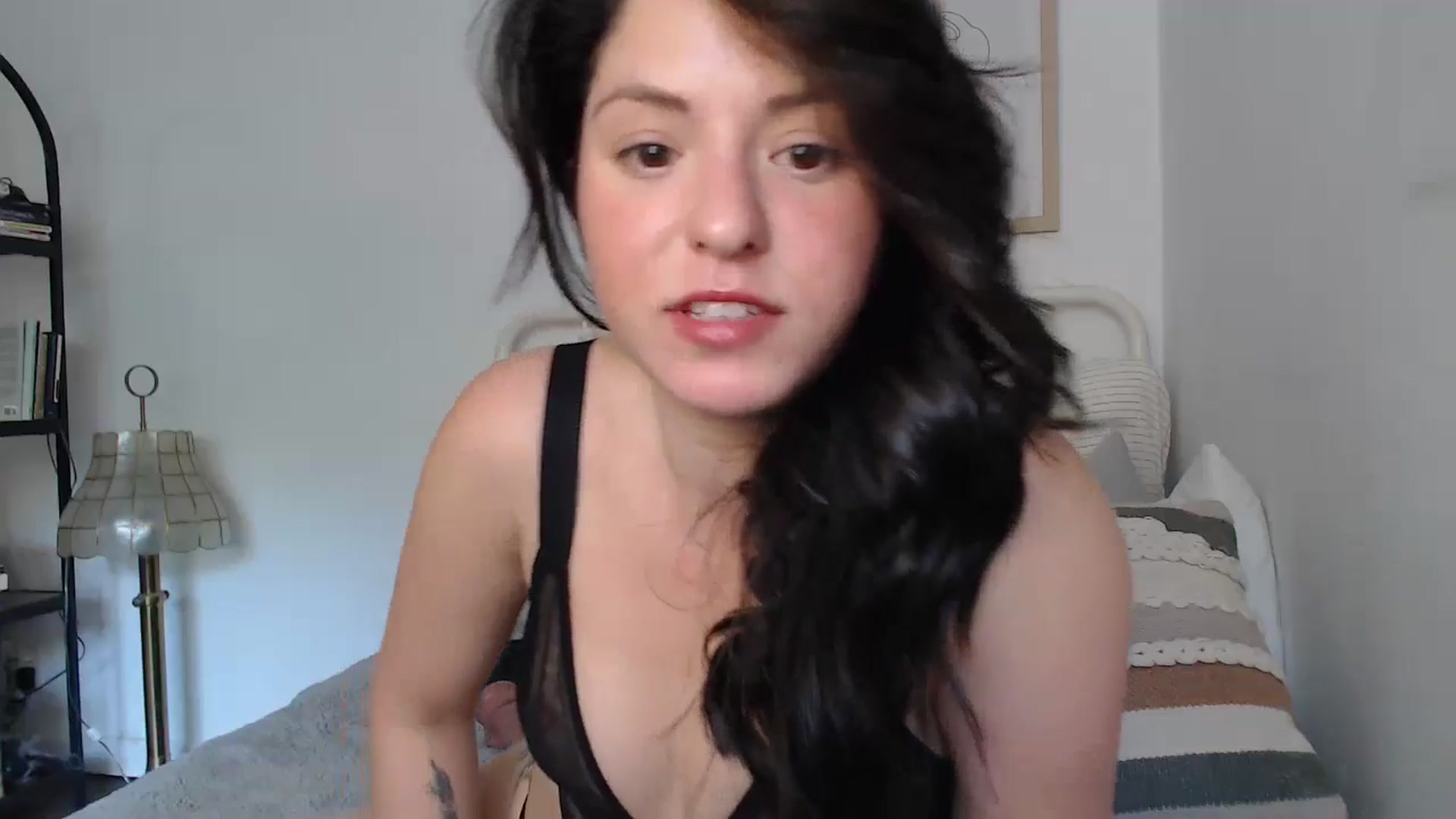 Gallery image thumbnail from CaItlinnn_'s myfreecams stream on, 04/27/2024, 15:22 image 17 of 20