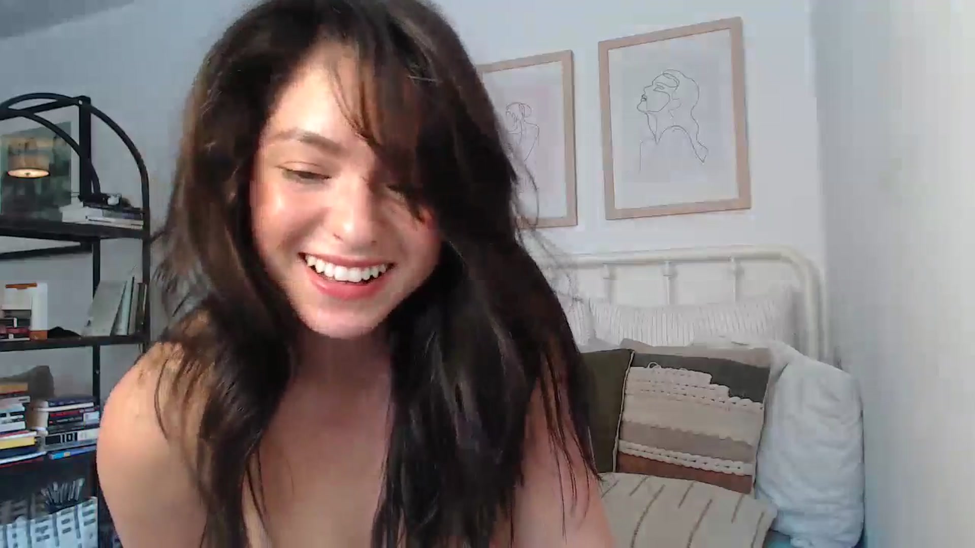Gallery image thumbnail from CaItlinnn_'s myfreecams stream on, 04/28/2024, 15:56 image 10 of 20