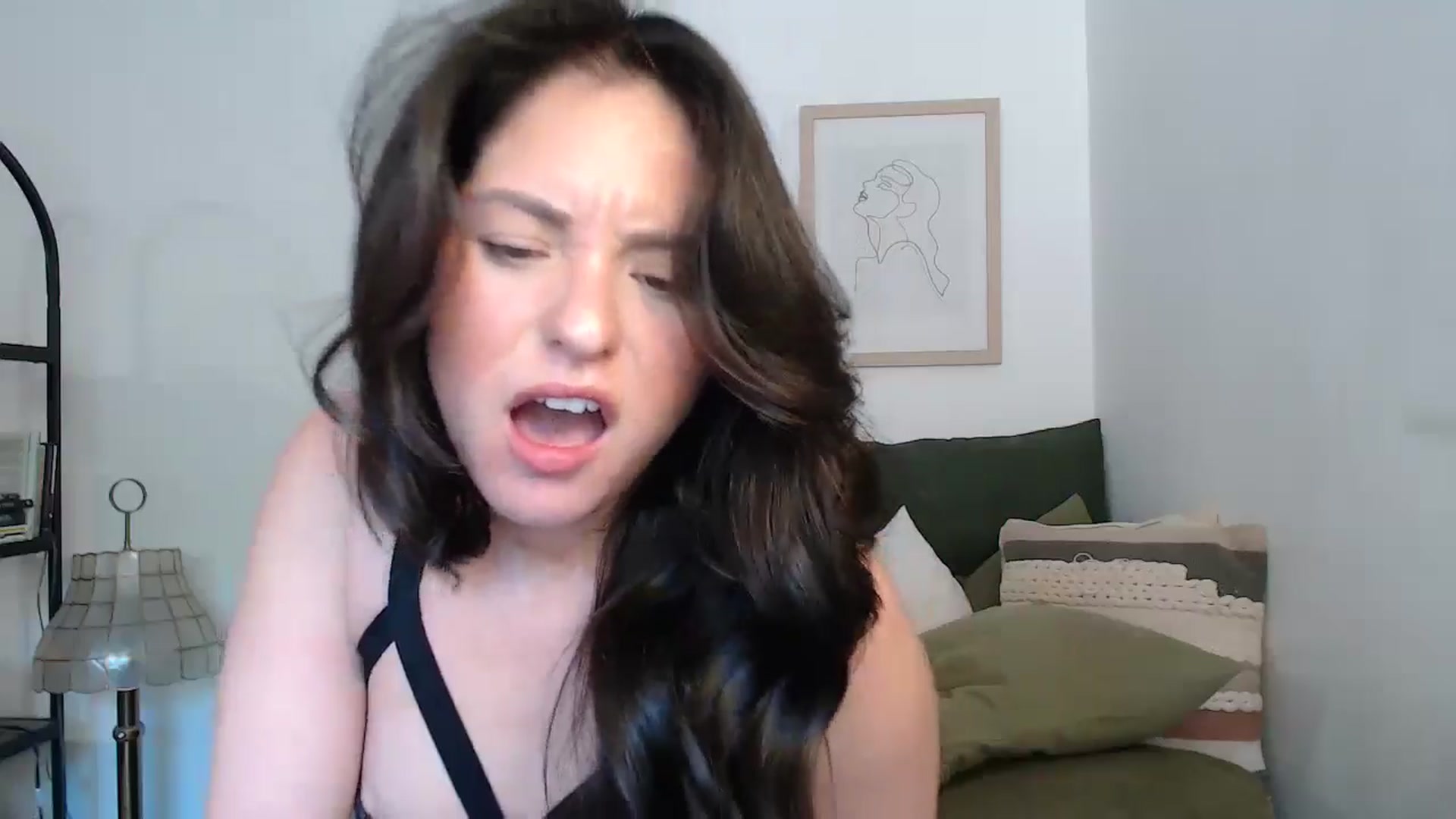 Gallery image thumbnail from CaItlinnn_'s myfreecams stream on, 06/15/2024, 15:07 image 7 of 20