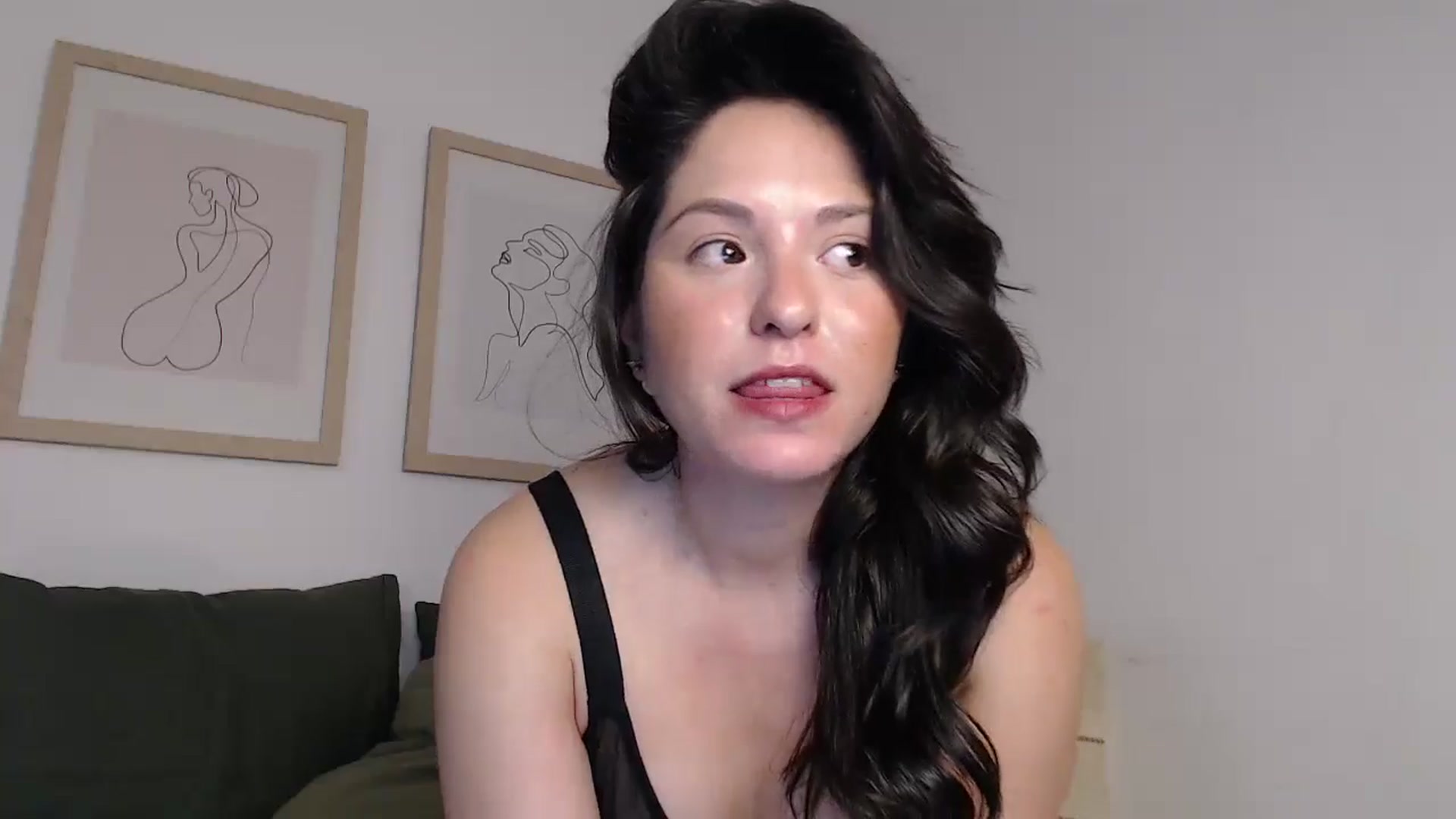 Gallery image thumbnail from CaItlinnn_'s myfreecams stream on, 06/20/2024, 24:48 image 12 of 20