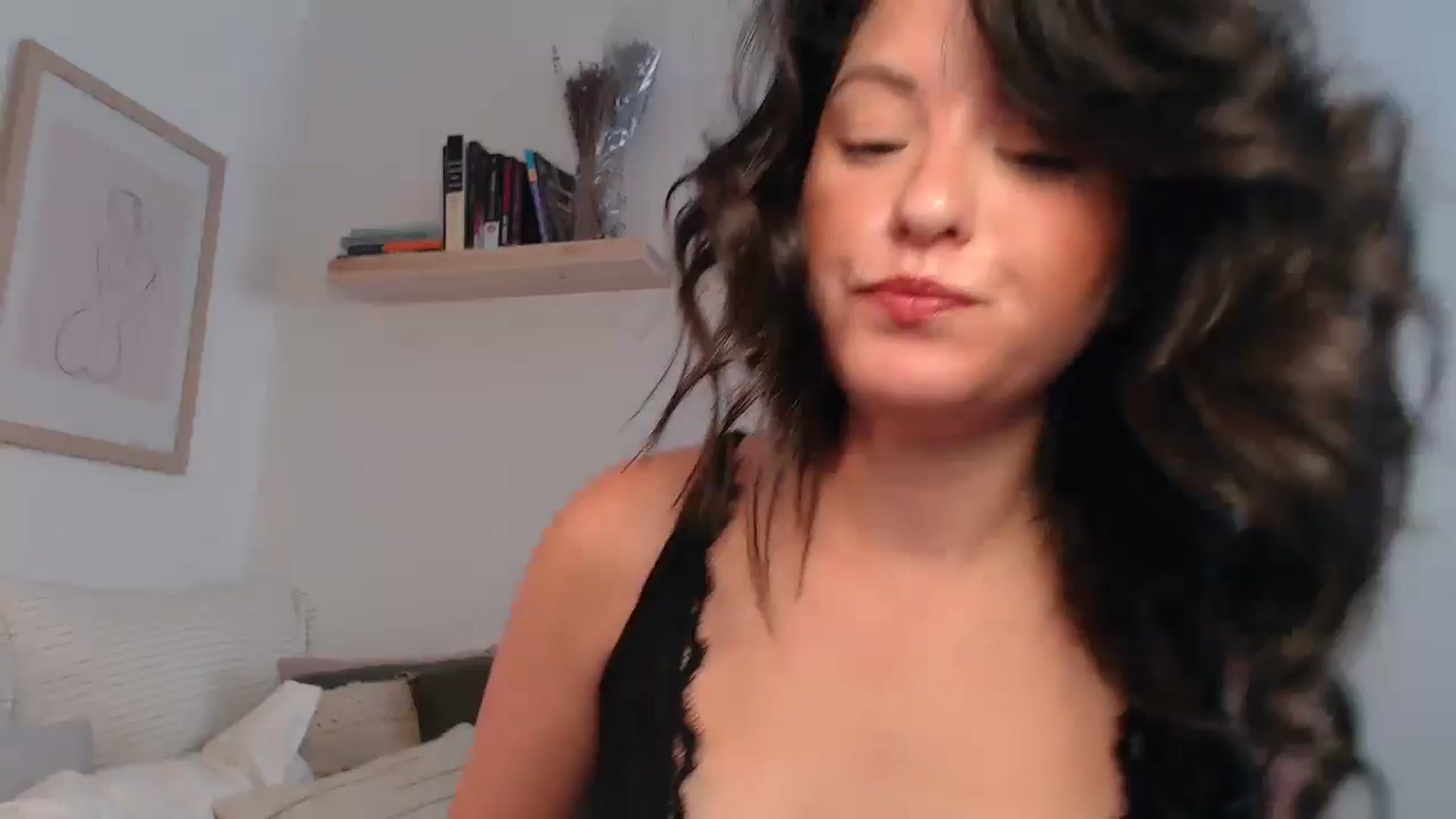 Gallery image thumbnail from CaItlinnn_'s myfreecams stream on, 07/27/2024, 16:30 image 2 of 20