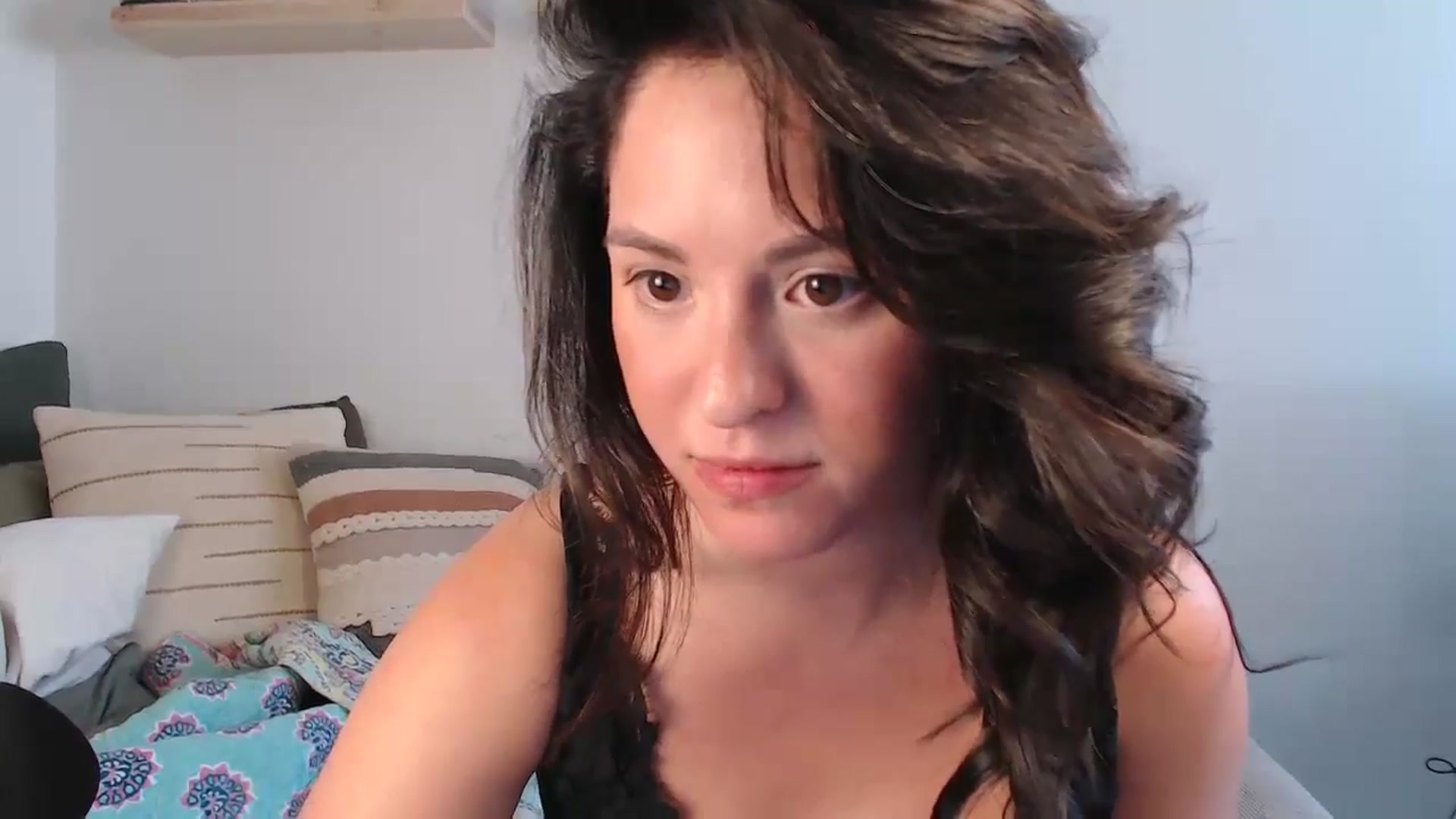 Gallery image thumbnail from CaItlinnn_'s myfreecams stream on, 08/03/2024, 15:29 image 8 of 20
