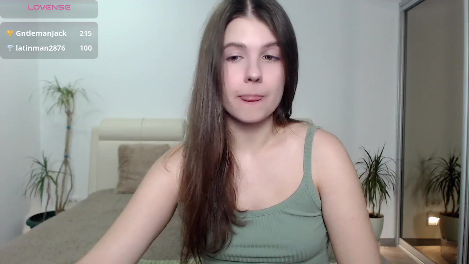 Gallery image thumbnail from CaLLmeJane_'s myfreecams stream on, 10/17/2024, 18:30 image 19 of 20
