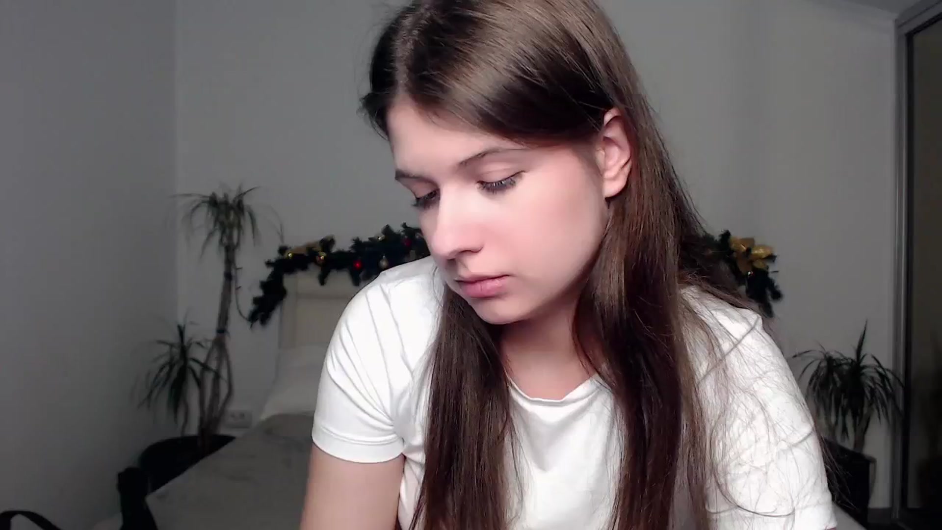 Gallery image thumbnail from CaLLmeJane_'s myfreecams stream on, 12/15/2024, 12:55 image 6 of 20