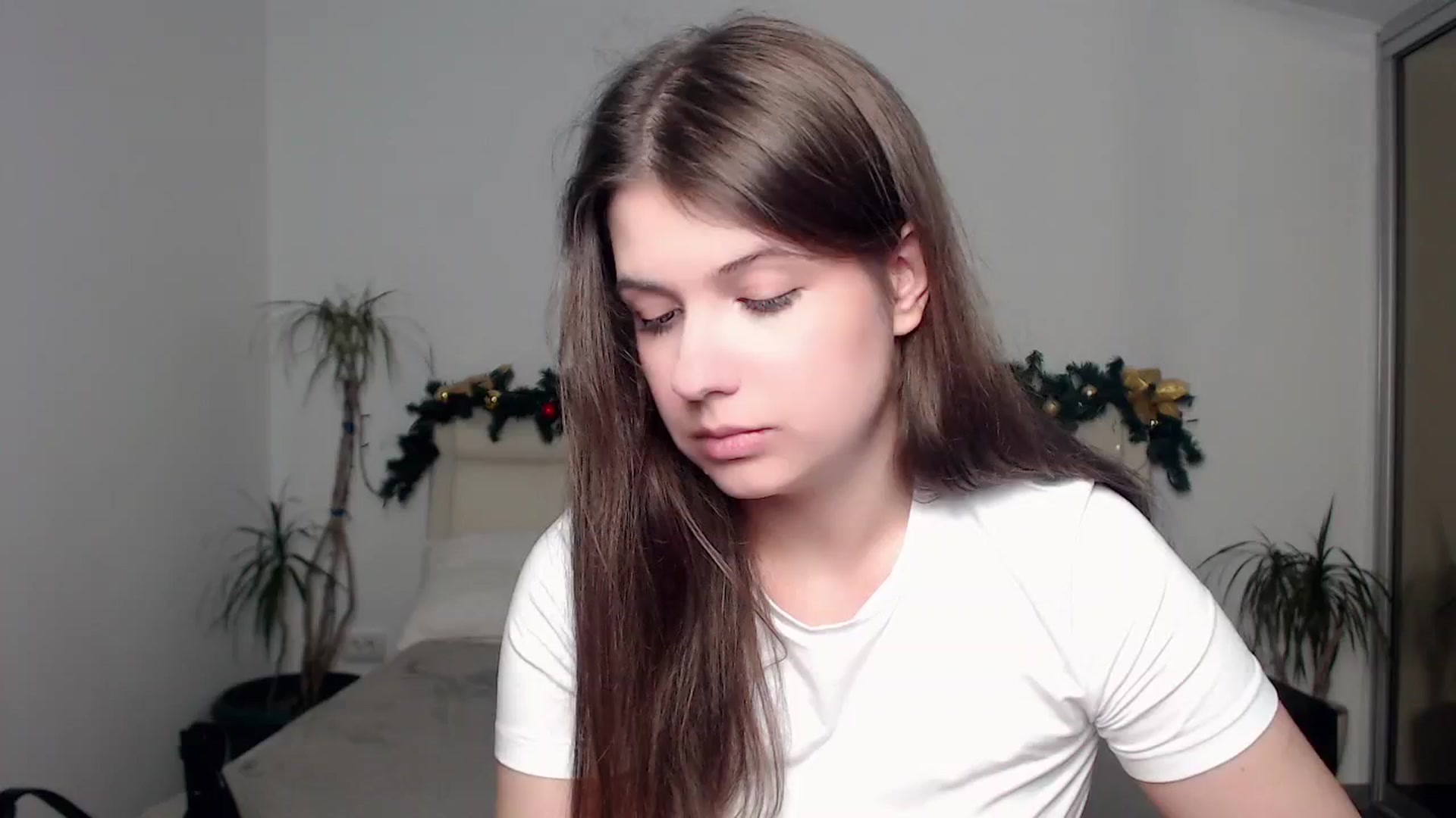 Gallery image thumbnail from CaLLmeJane_'s myfreecams stream on, 12/15/2024, 12:55 image 11 of 20