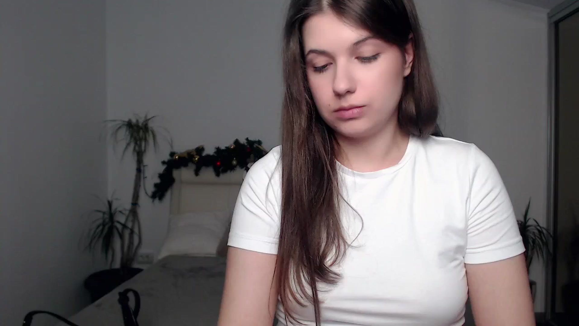 Gallery image thumbnail from CaLLmeJane_'s myfreecams stream on, 12/15/2024, 12:55 image 14 of 20