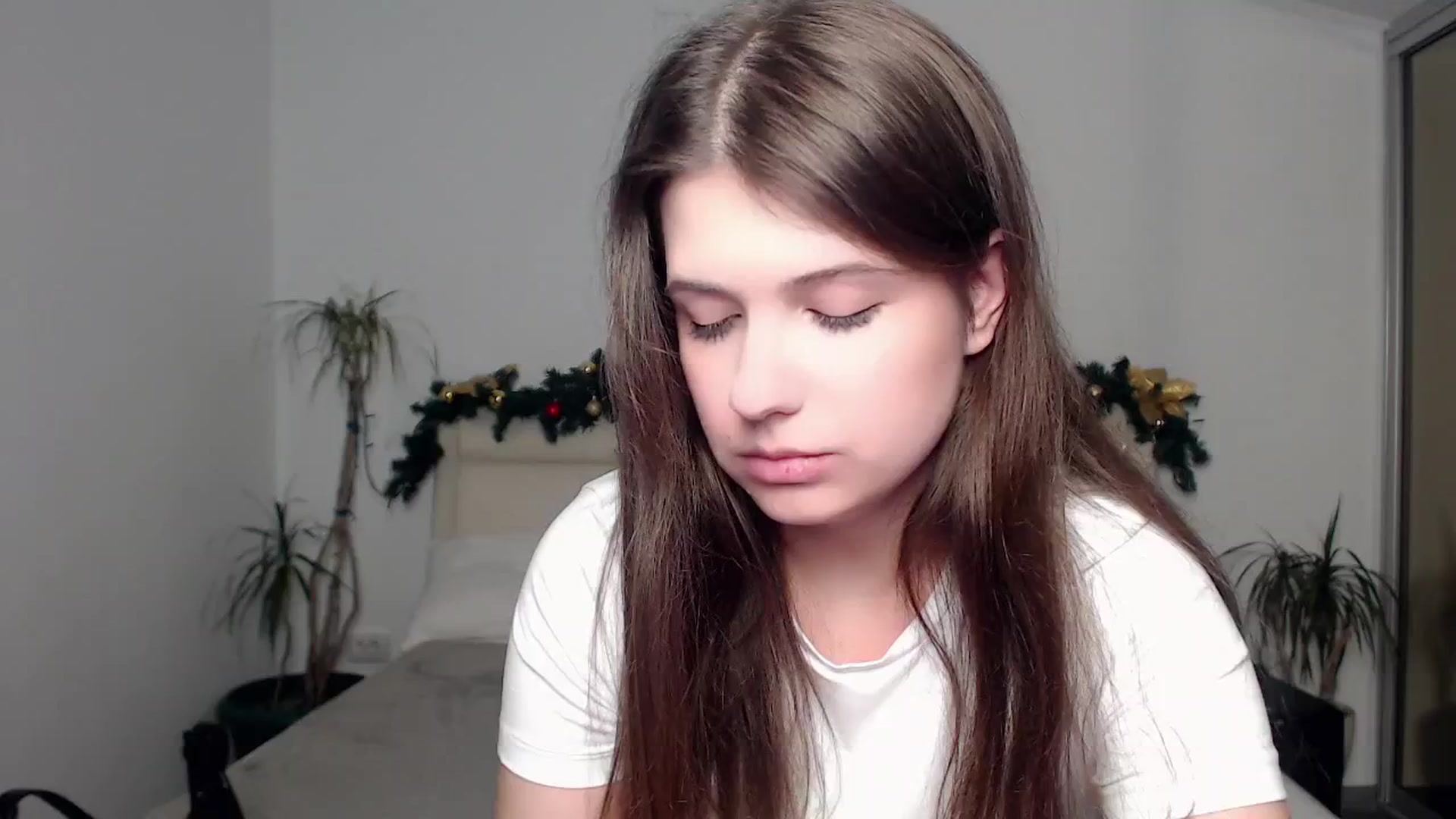 Gallery image thumbnail from CaLLmeJane_'s myfreecams stream on, 12/15/2024, 12:55 image 8 of 20
