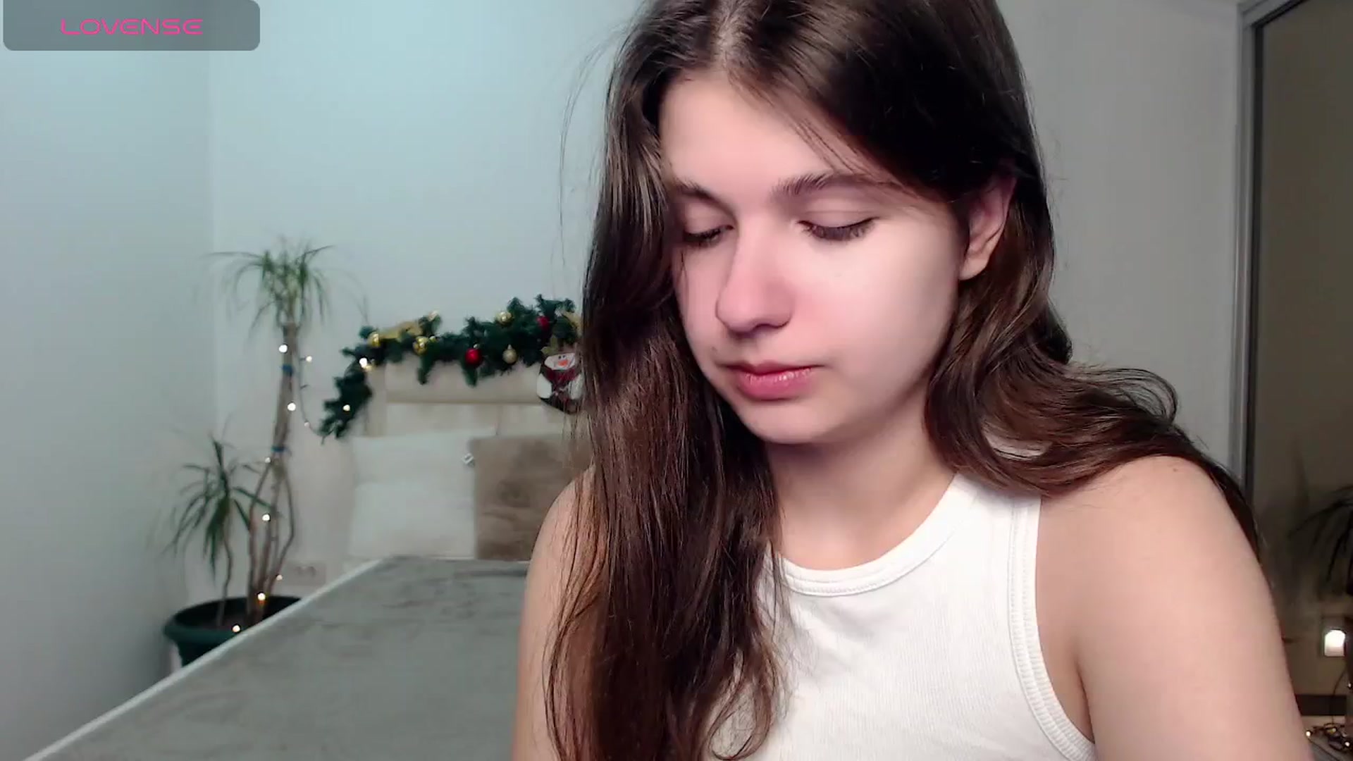 Gallery image thumbnail from CaLLmeJane_'s myfreecams stream on, 12/21/2024, 22:25 image 14 of 20