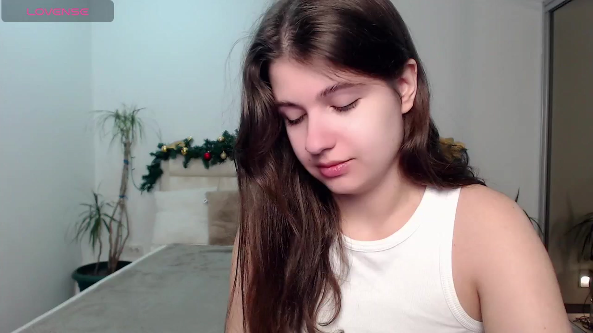 Gallery image thumbnail from CaLLmeJane_'s myfreecams stream on, 12/21/2024, 22:25 image 4 of 20