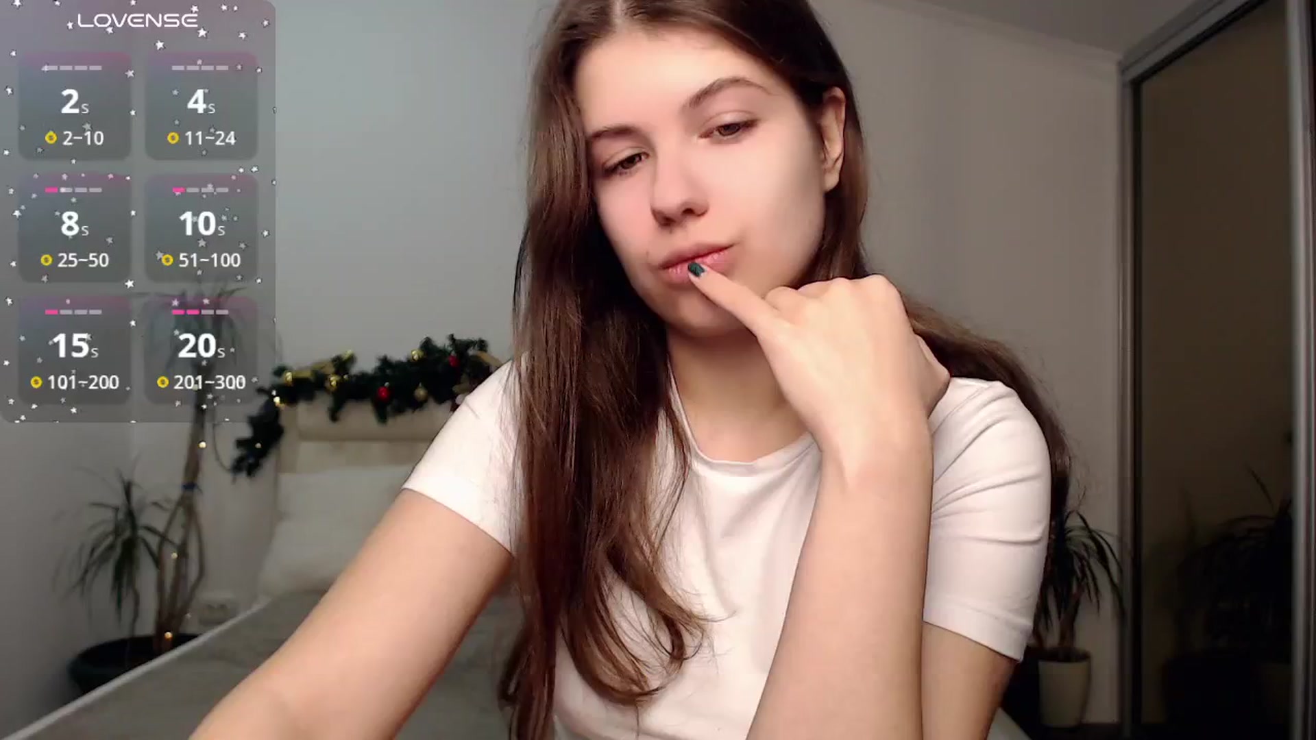 Gallery image thumbnail from CaLLmeJane_'s myfreecams stream on, 12/23/2024, 24:07 image 17 of 20