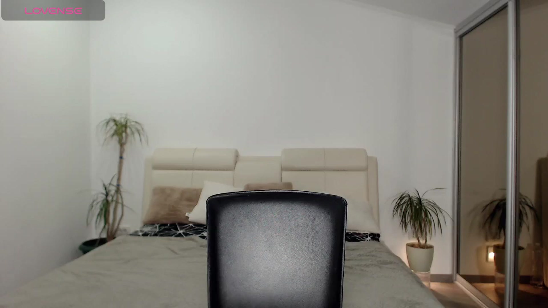 Gallery image thumbnail from CaLLmeJane_'s myfreecams stream on, 02/13/2025, 06:37 image 18 of 20