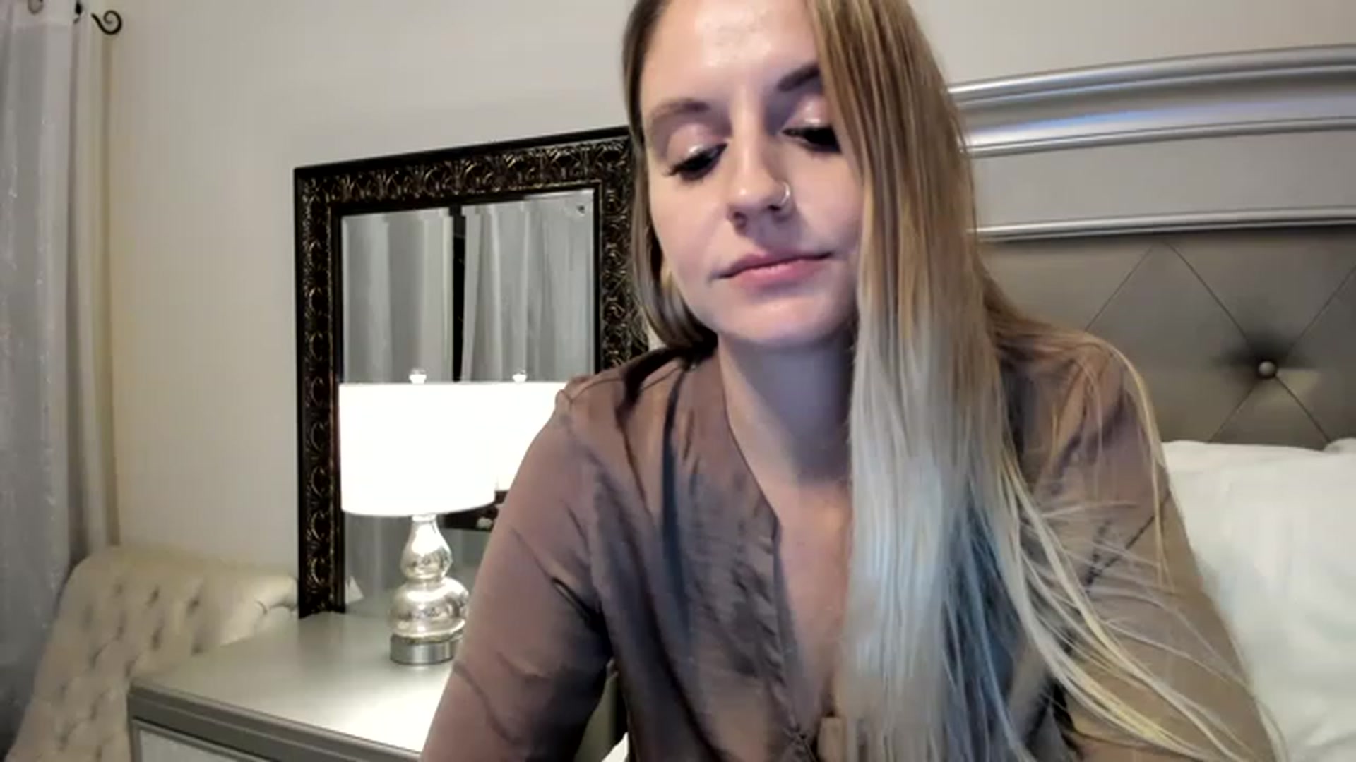 Gallery image thumbnail from Ca_ndi's myfreecams stream on, 11/21/2022, 16:09 image 6 of 20