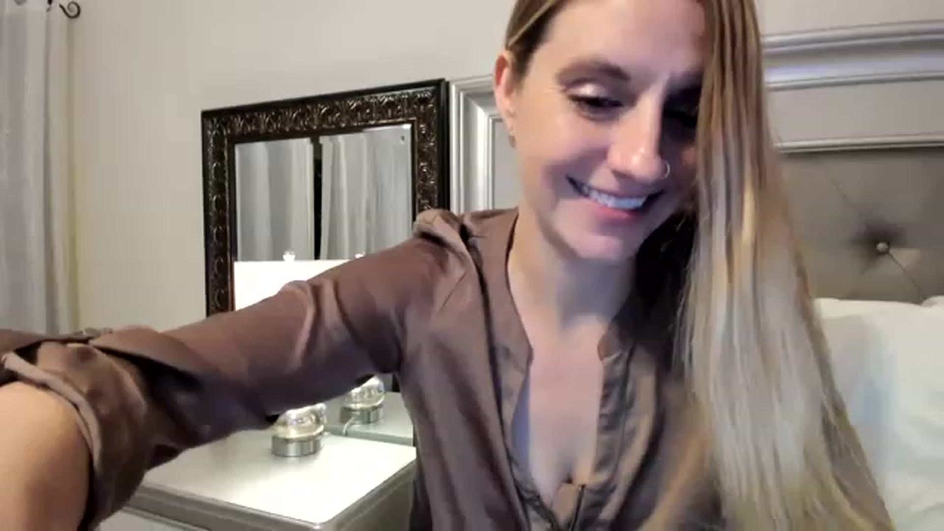 Gallery image thumbnail from Ca_ndi's myfreecams stream on, 11/21/2022, 16:09 image 5 of 20