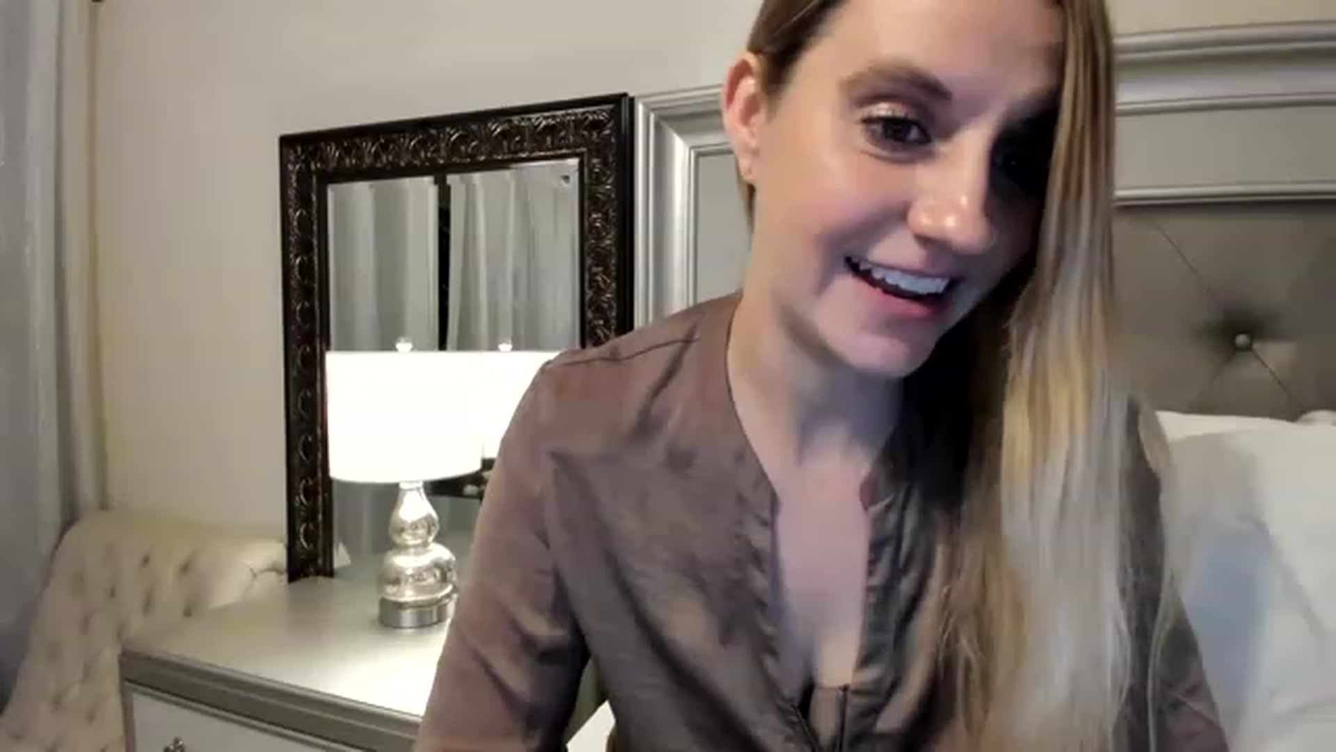 Gallery image thumbnail from Ca_ndi's myfreecams stream on, 11/21/2022, 16:09 image 14 of 20