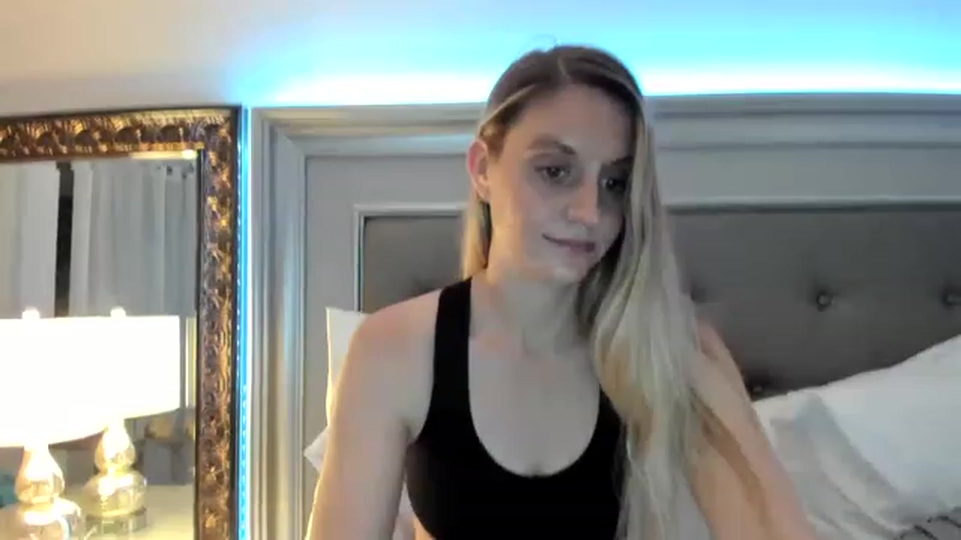 Gallery image thumbnail from Ca_ndi's myfreecams stream on, 12/06/2022, 12:41 image 16 of 20