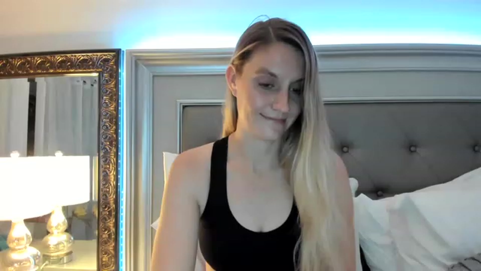 Gallery image thumbnail from Ca_ndi's myfreecams stream on, 12/06/2022, 12:41 image 17 of 20