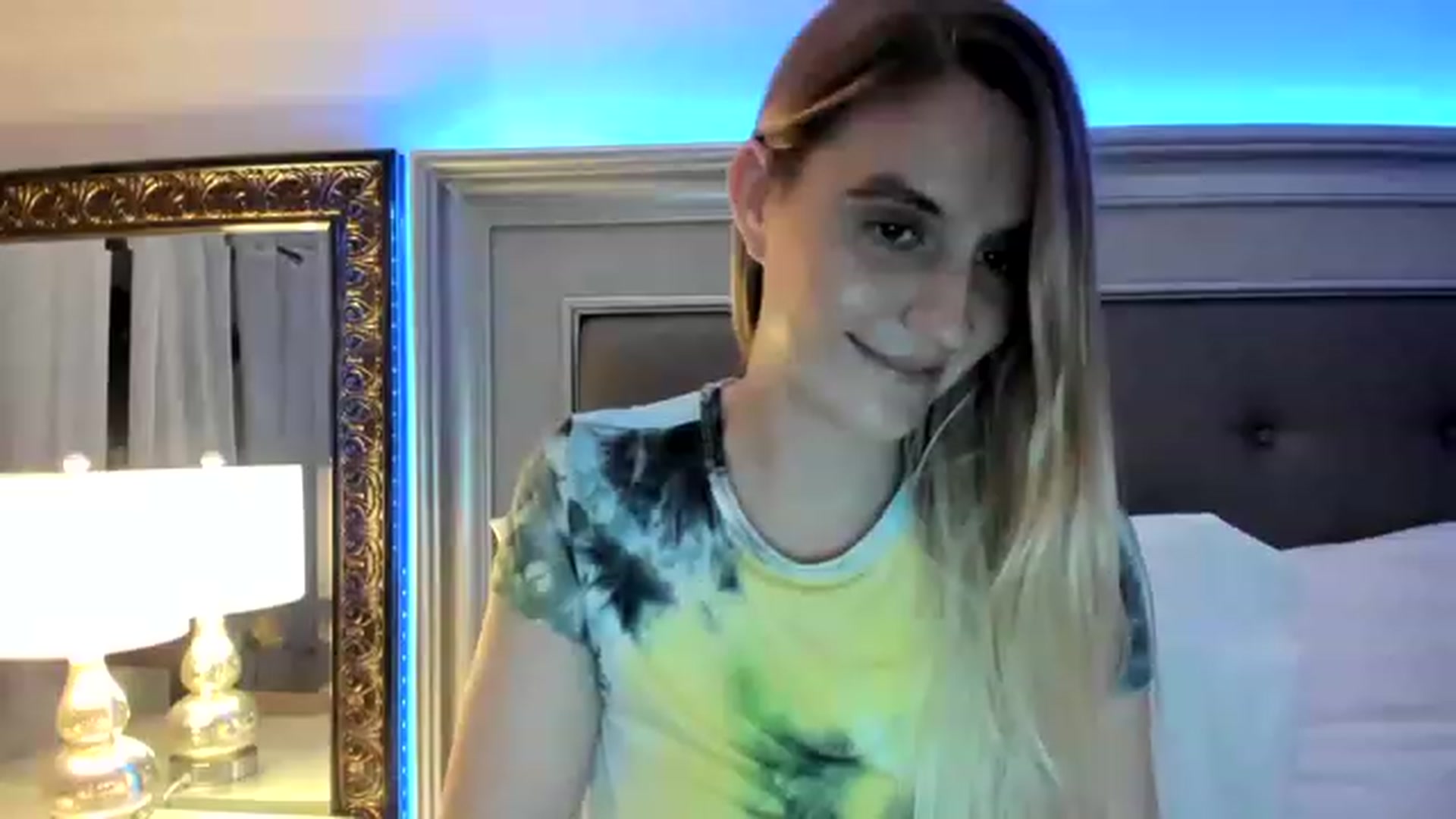 Gallery image thumbnail from Ca_ndi's myfreecams stream on, 12/09/2022, 20:52 image 16 of 20