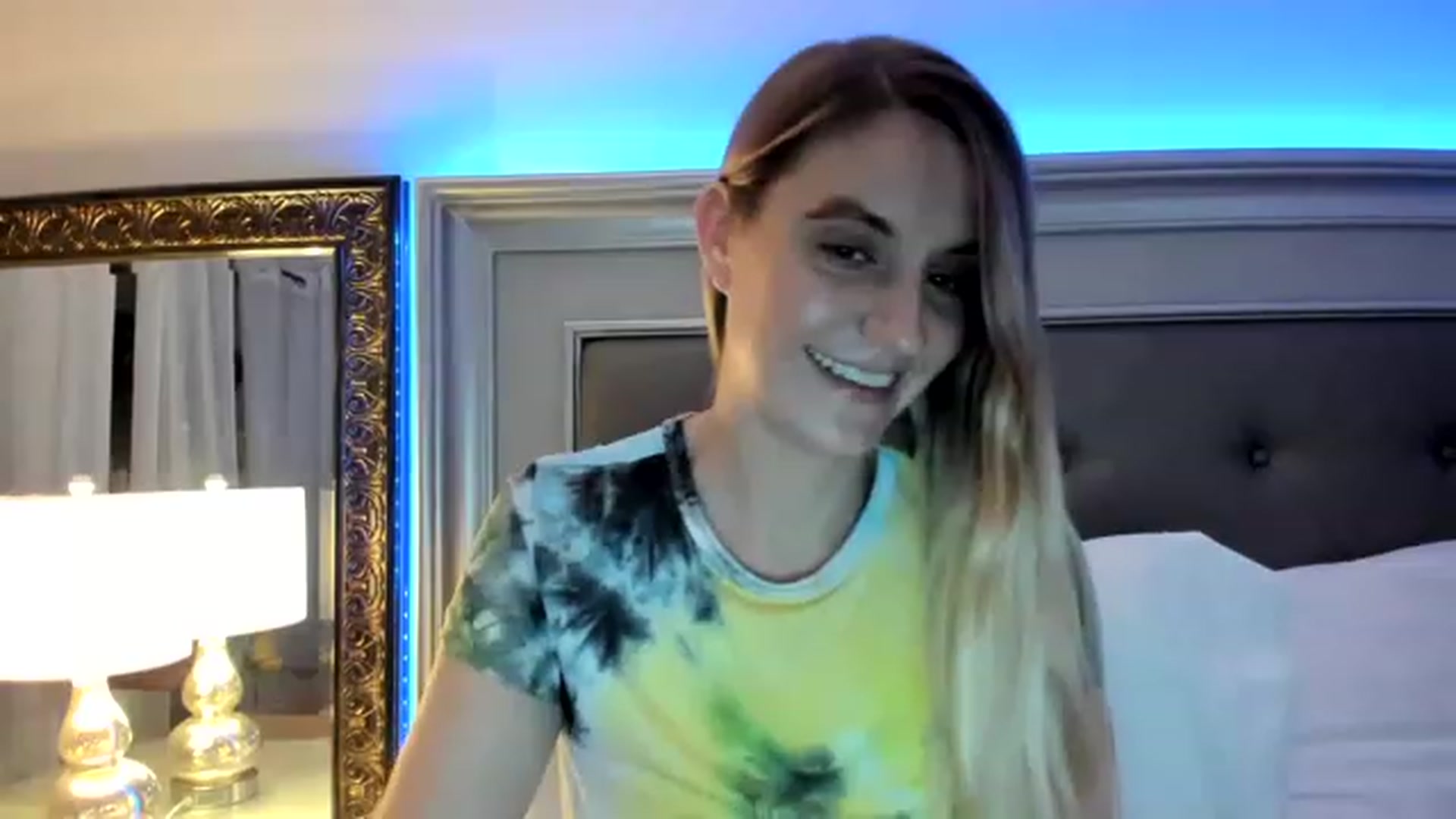 Gallery image thumbnail from Ca_ndi's myfreecams stream on, 12/09/2022, 20:52 image 15 of 20