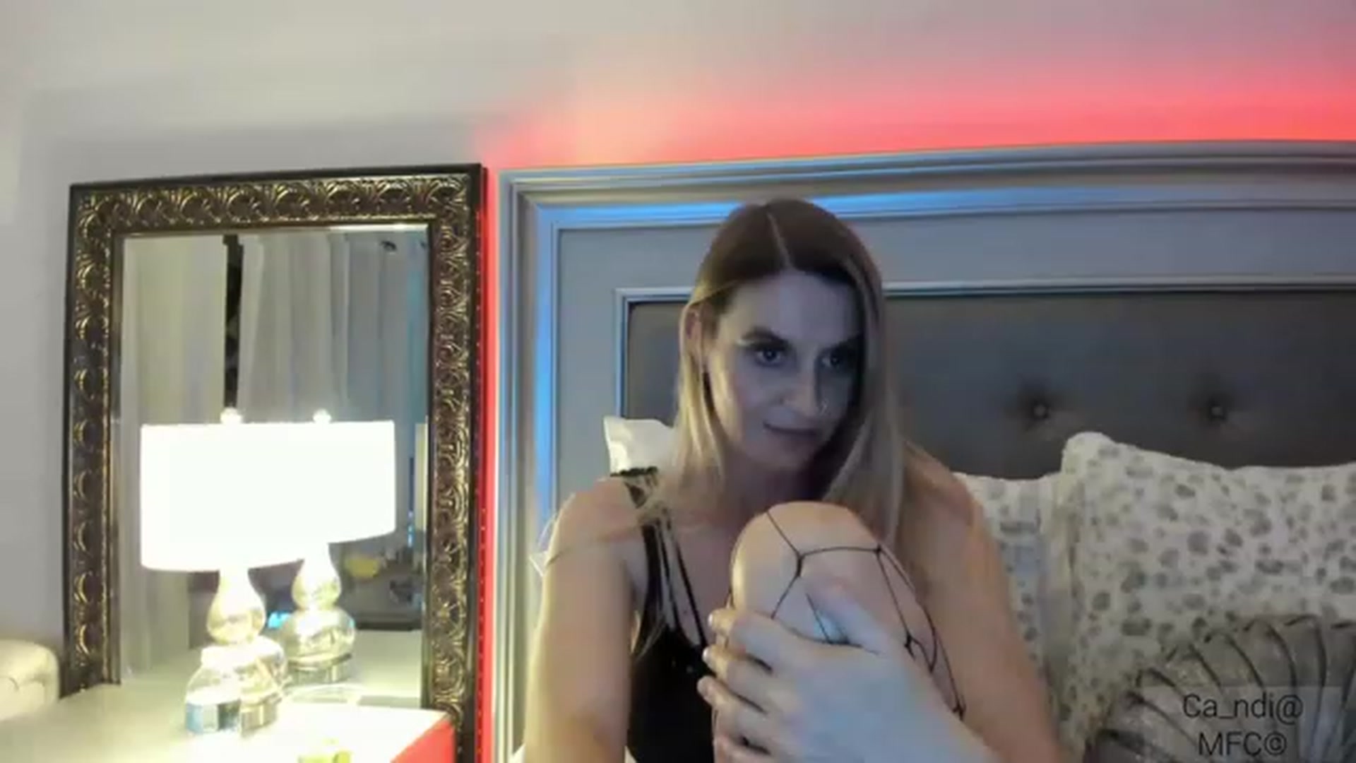 Gallery image thumbnail from Ca_ndi's myfreecams stream on, 12/22/2022, 22:30 image 14 of 20