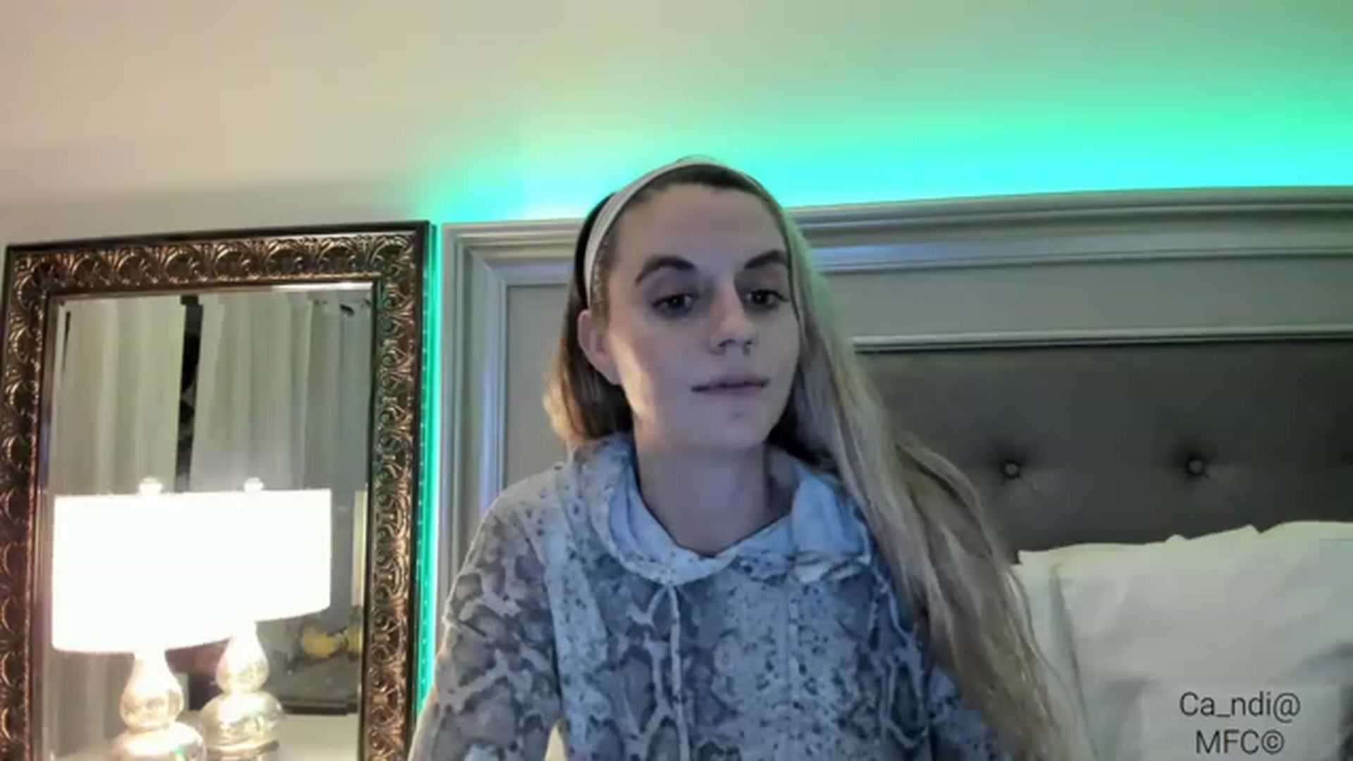 Gallery image thumbnail from Ca_ndi's myfreecams stream on, 12/24/2022, 21:17 image 20 of 20
