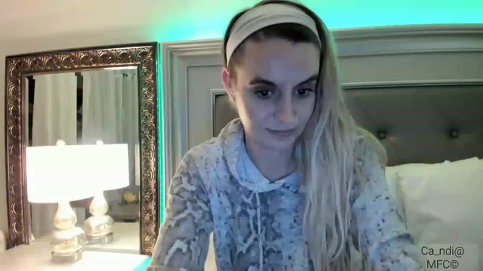 Gallery image thumbnail from Ca_ndi's myfreecams stream on, 12/24/2022, 21:17 image 6 of 20