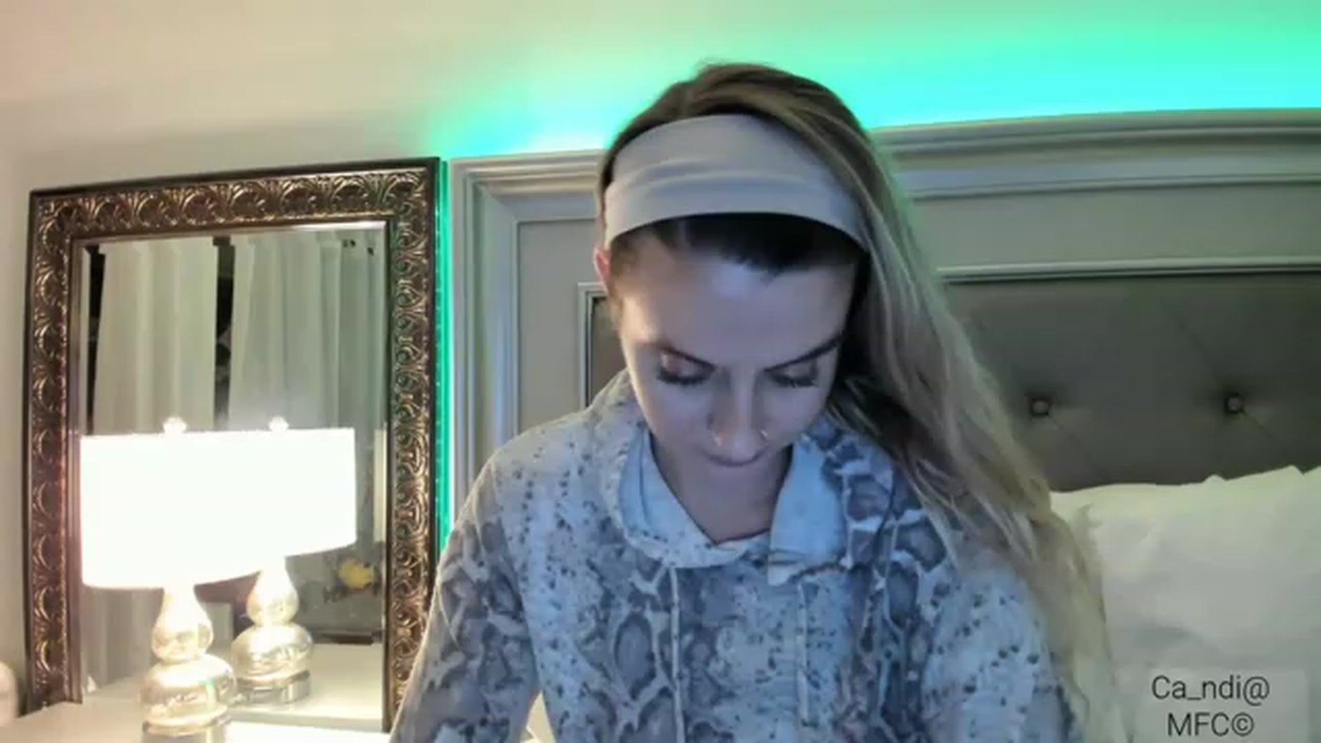 Gallery image thumbnail from Ca_ndi's myfreecams stream on, 12/24/2022, 21:17 image 7 of 20