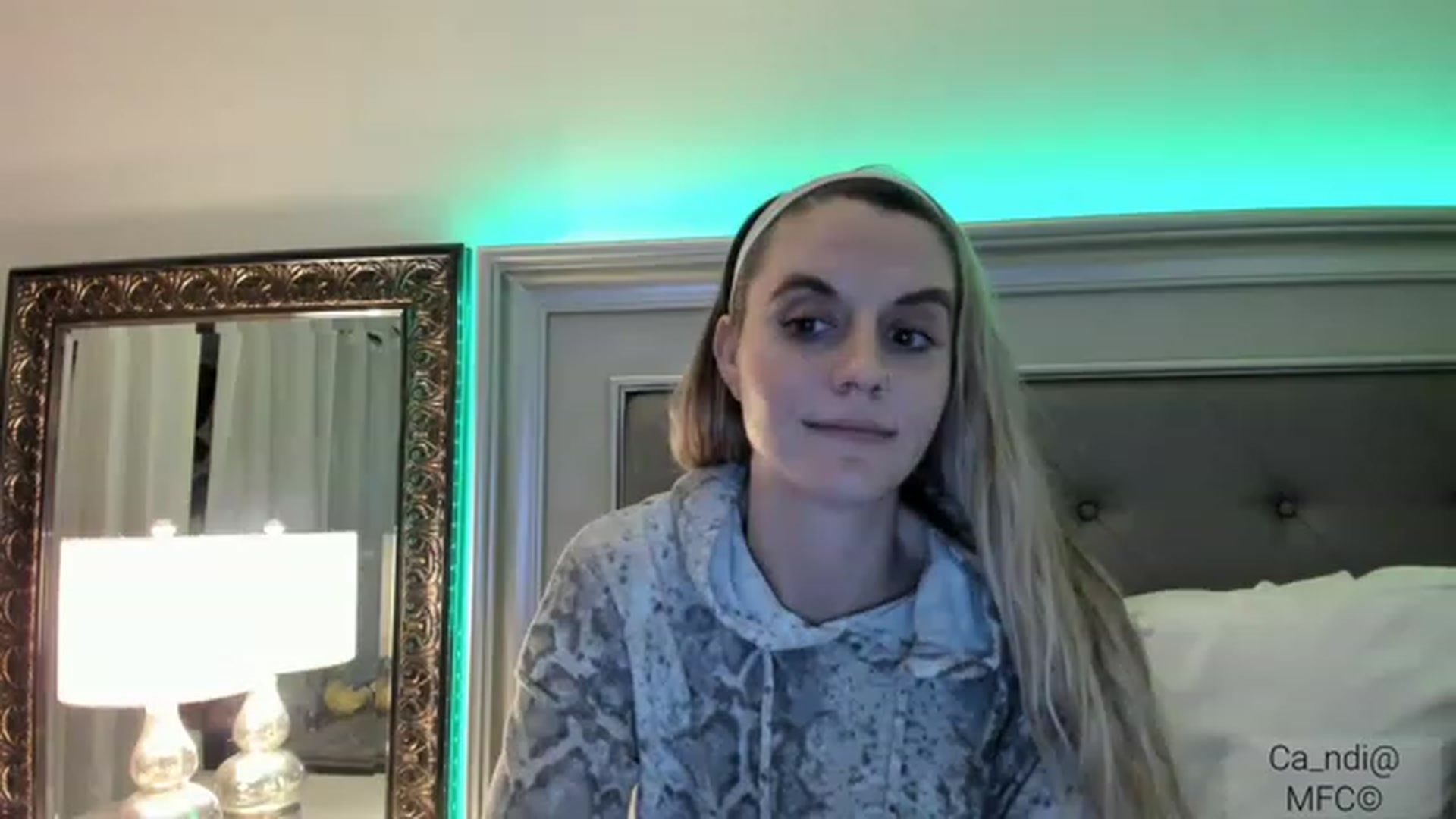 Gallery image thumbnail from Ca_ndi's myfreecams stream on, 12/24/2022, 21:17 image 19 of 20