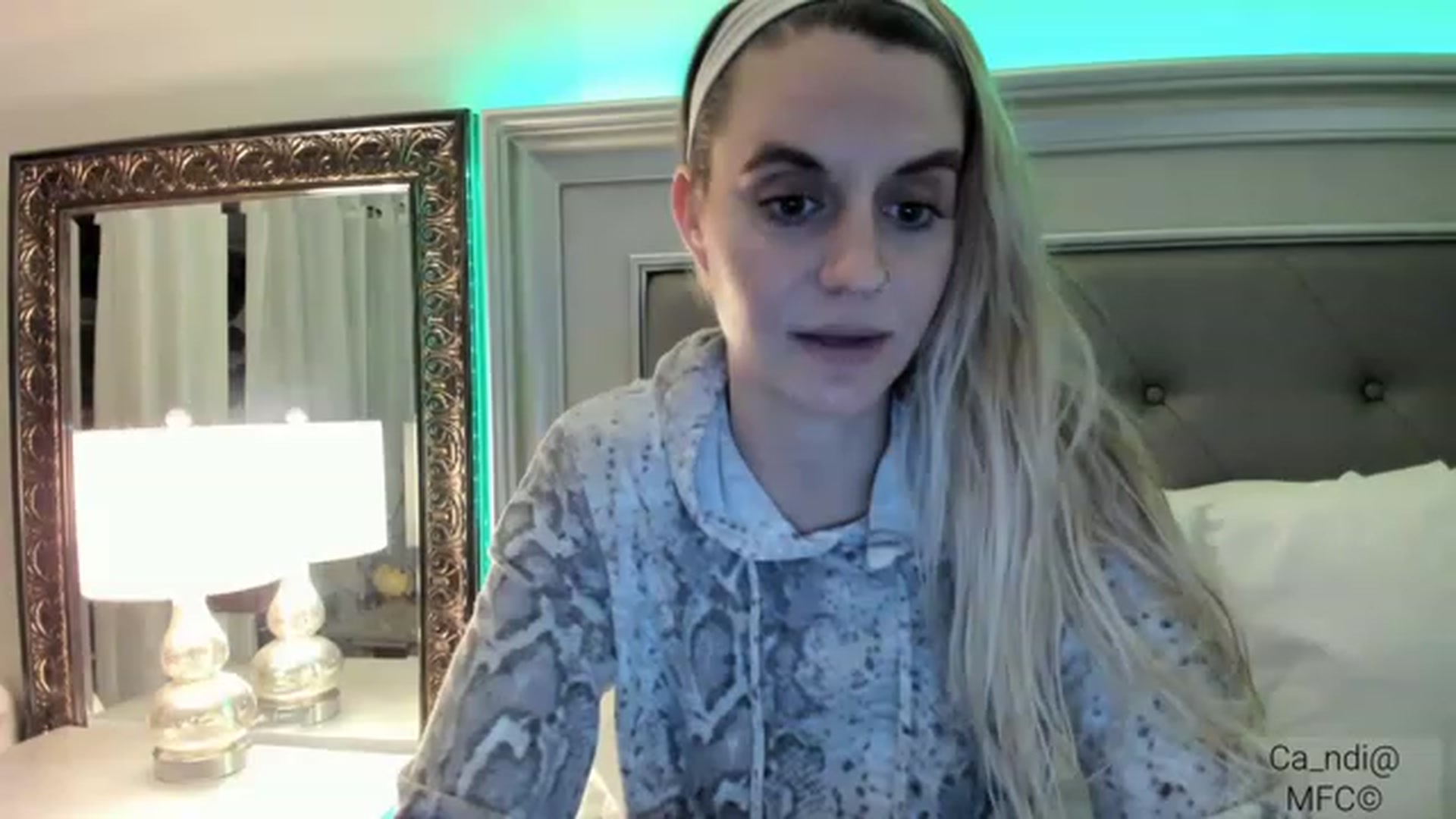 Gallery image thumbnail from Ca_ndi's myfreecams stream on, 12/24/2022, 21:17 image 11 of 20