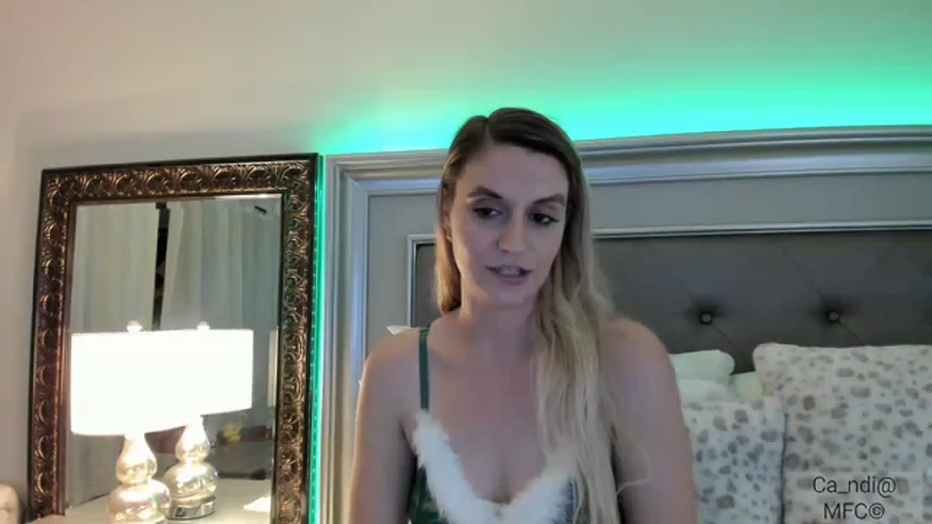 Gallery image thumbnail from Ca_ndi's myfreecams stream on, 12/25/2022, 15:38 image 9 of 20