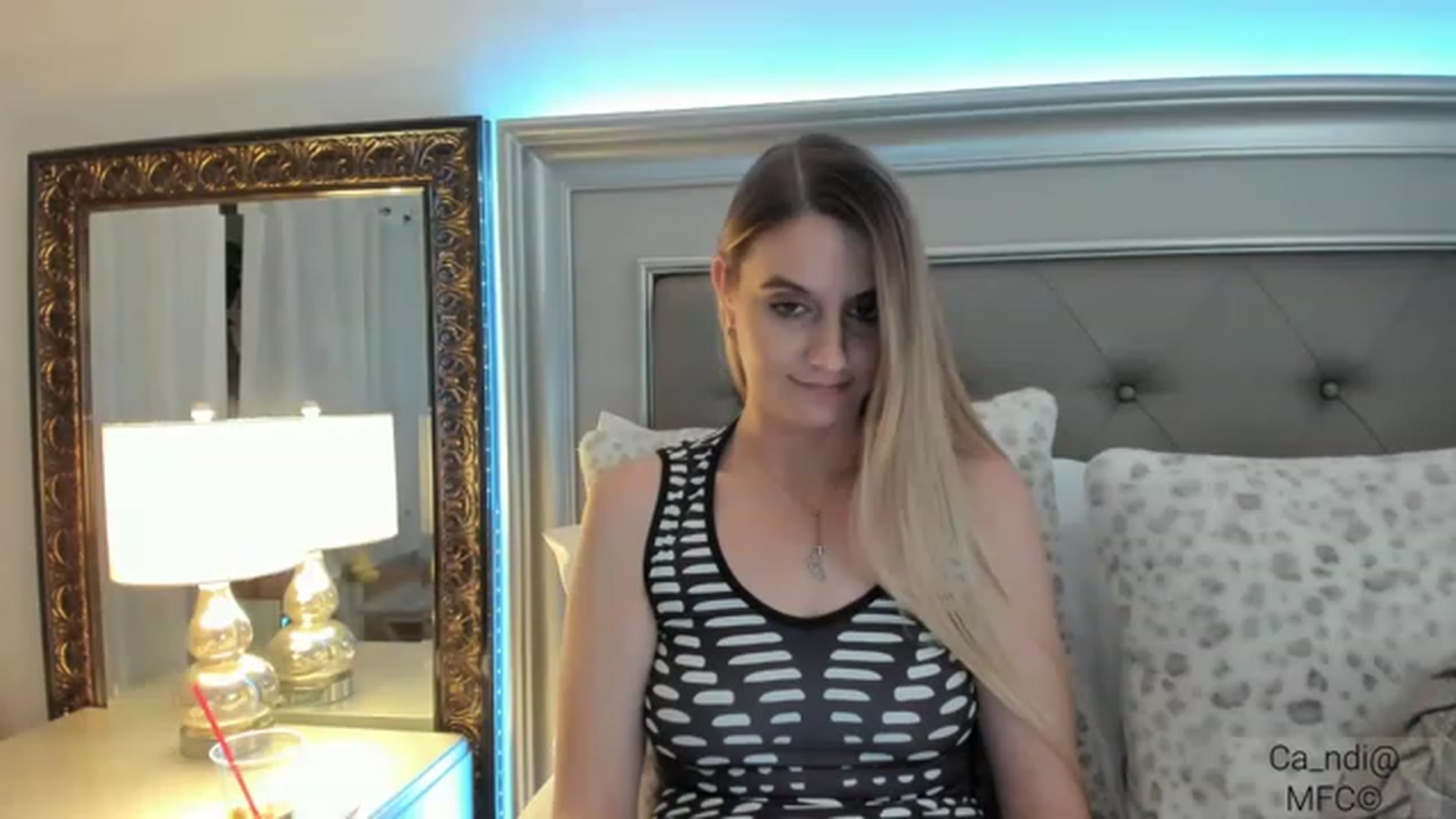 Gallery image thumbnail from Ca_ndi's myfreecams stream on, 12/27/2022, 15:37 image 14 of 20