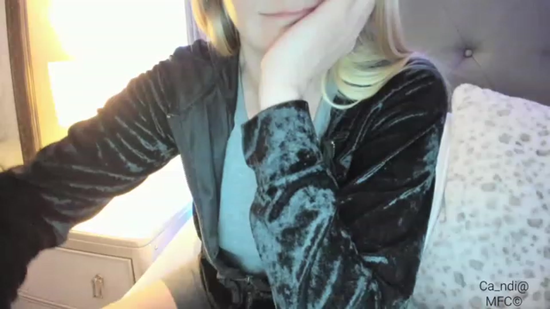 Gallery image thumbnail from Ca_ndi's myfreecams stream on, 01/19/2023, 24:23 image 18 of 20
