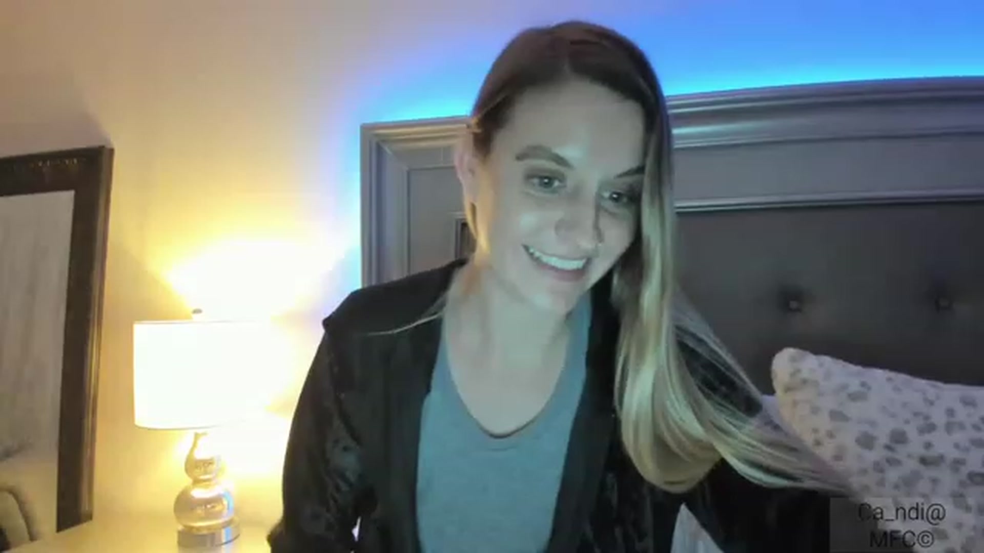 Gallery image thumbnail from Ca_ndi's myfreecams stream on, 01/19/2023, 24:23 image 10 of 20