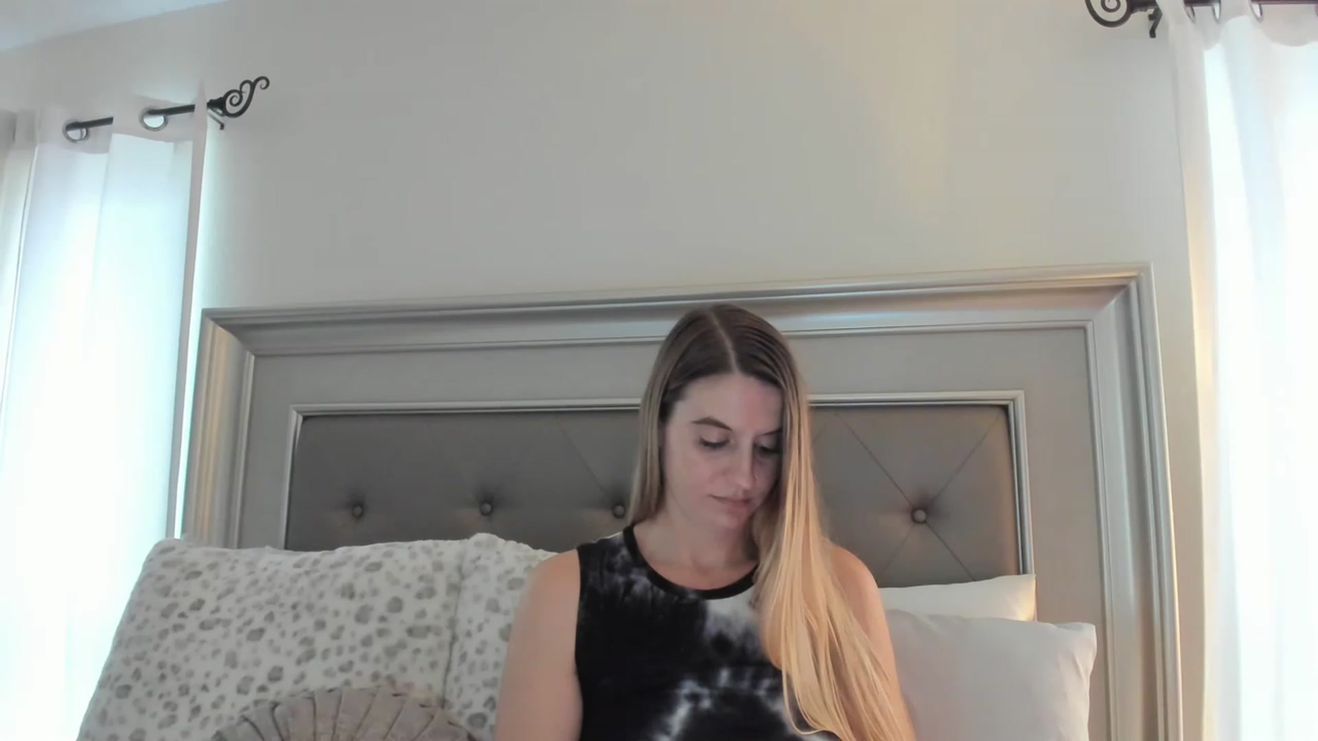 Gallery image thumbnail from Ca_ndi's myfreecams stream on, 02/10/2023, 19:00 image 14 of 20