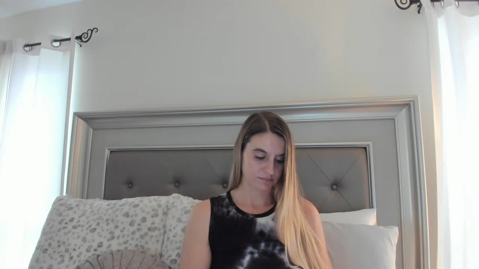 Gallery image thumbnail from Ca_ndi's myfreecams stream on, 02/10/2023, 19:00 image 15 of 20