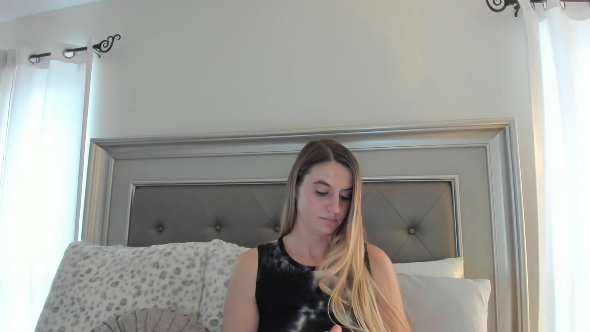 Gallery image thumbnail from Ca_ndi's myfreecams stream on, 02/10/2023, 19:00 image 16 of 20